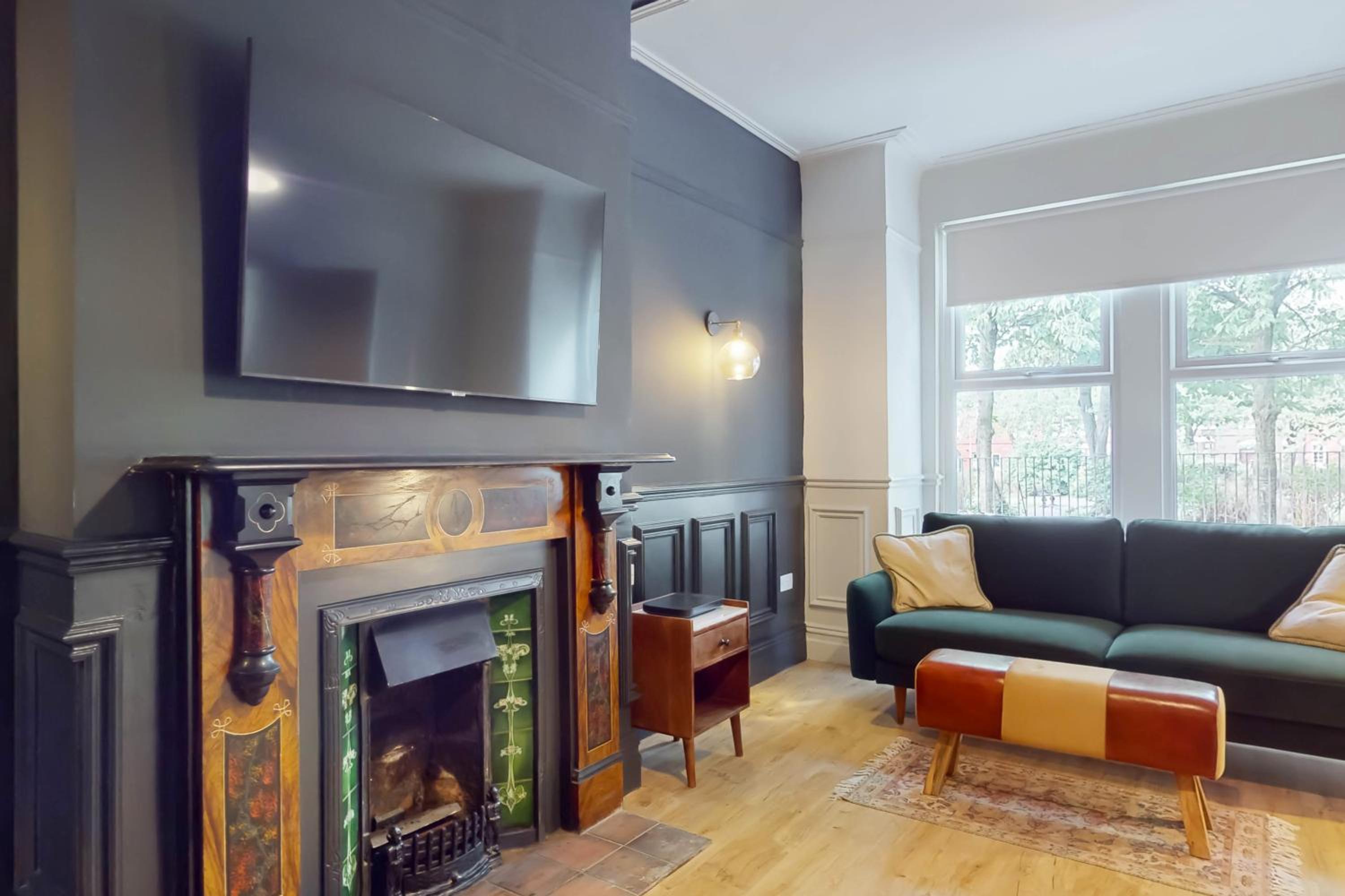 Lancefield House - Air Host & Stay - 5 Bedroom Sleeps 15