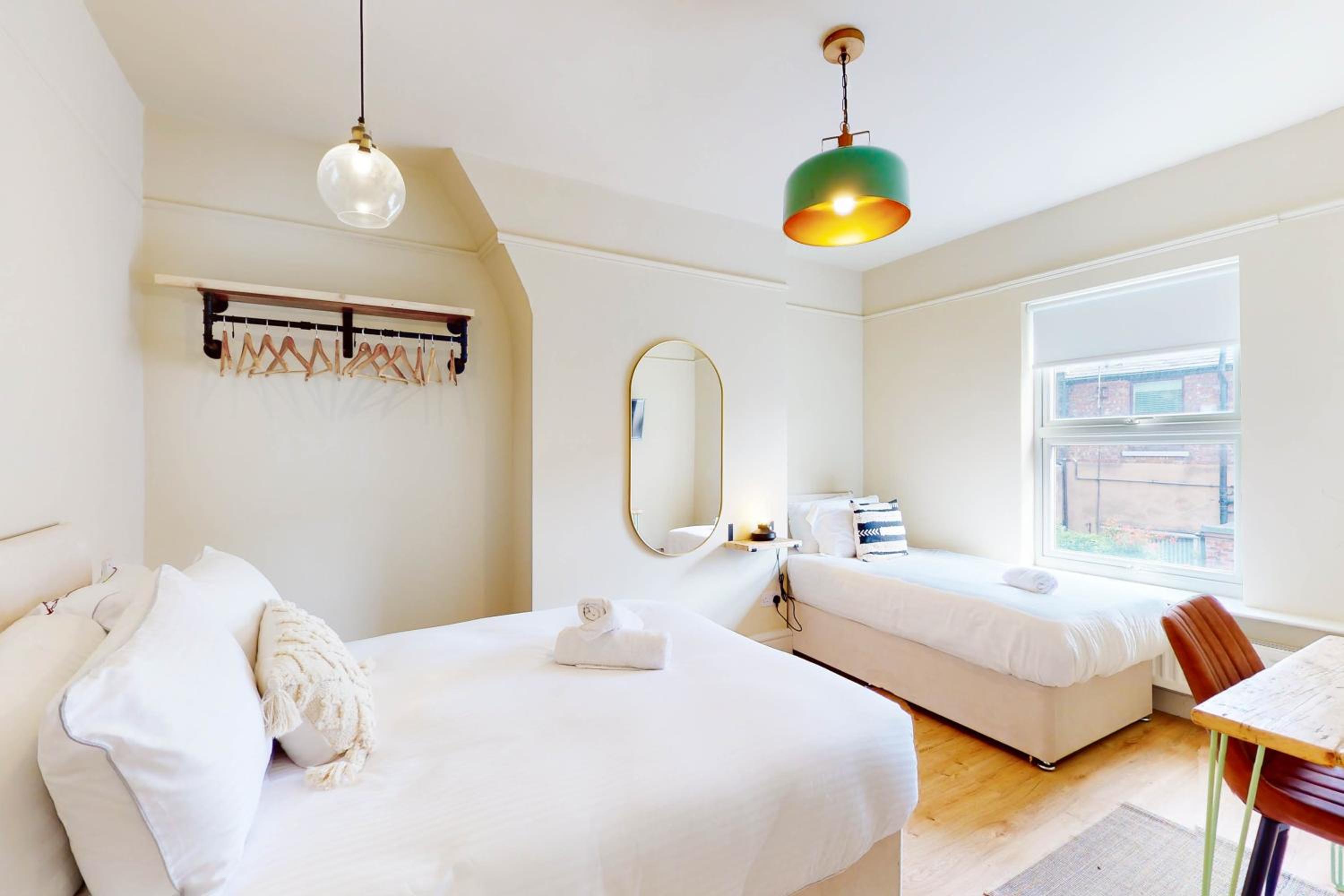 Lancefield House - Air Host & Stay - 5 Bedroom Sleeps 15