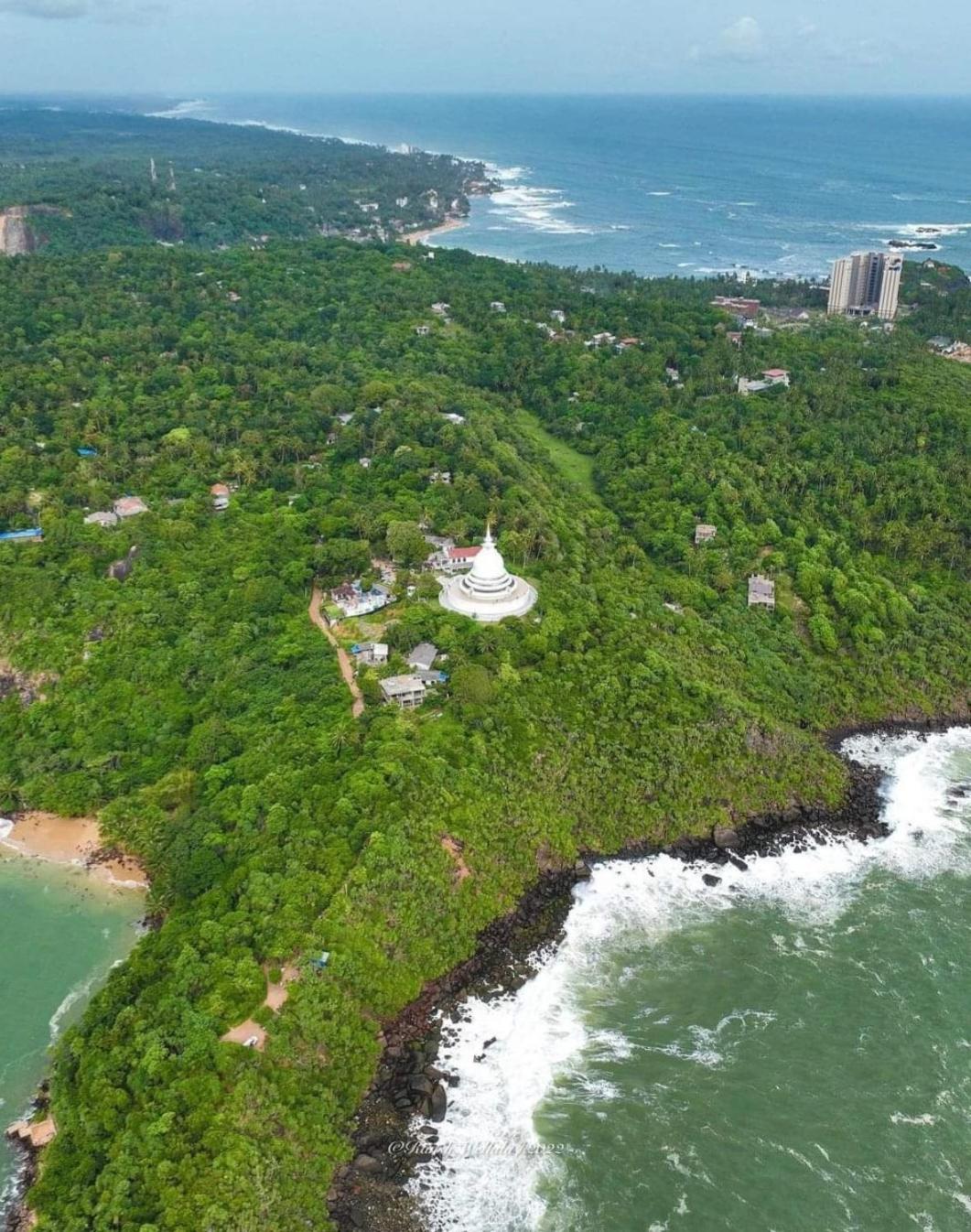 Dunes Unawatuna Hotel