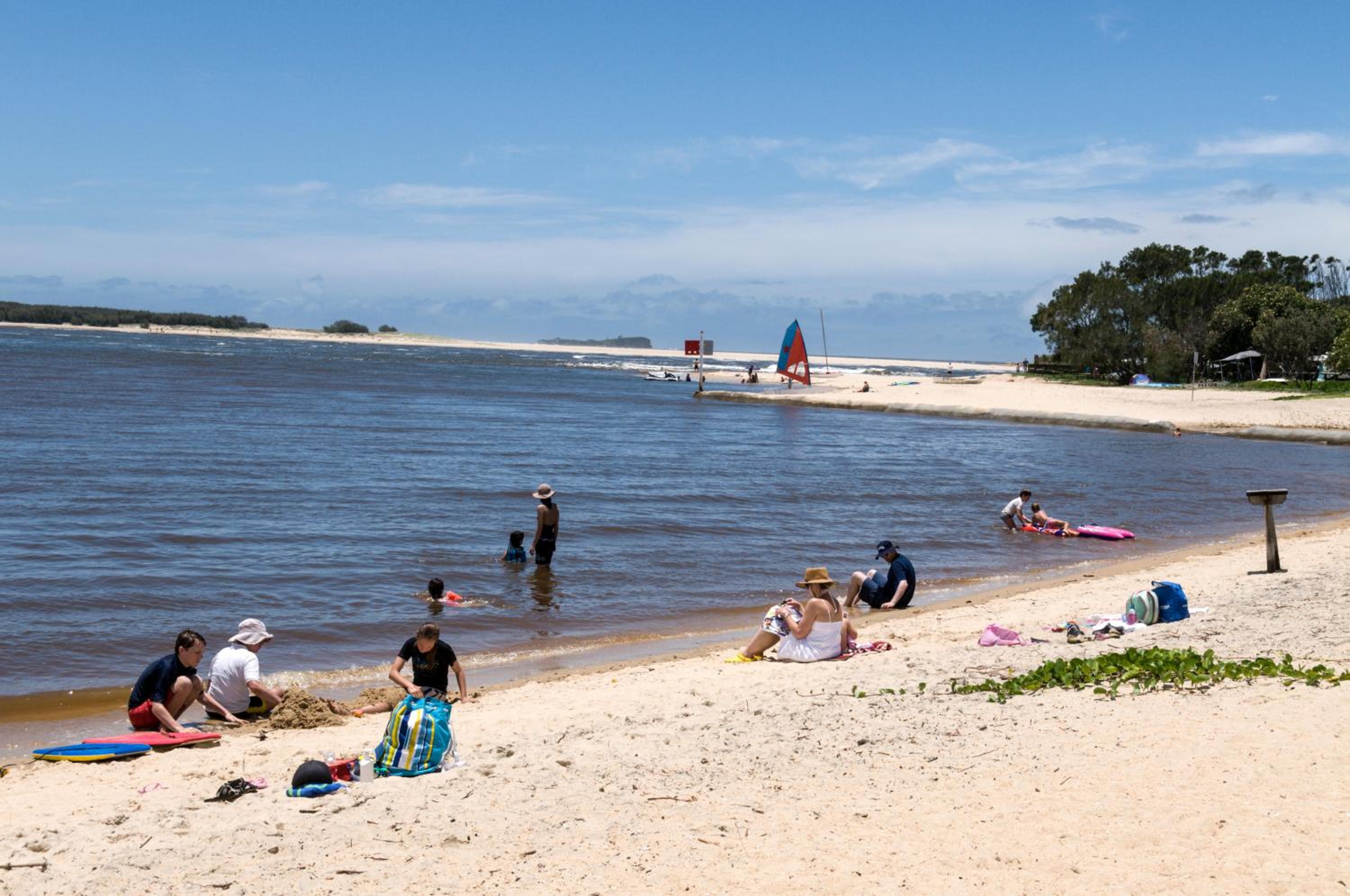 THE COSMOPOLITAN COTTON TREE UNIT 20802 Maroochy City Light