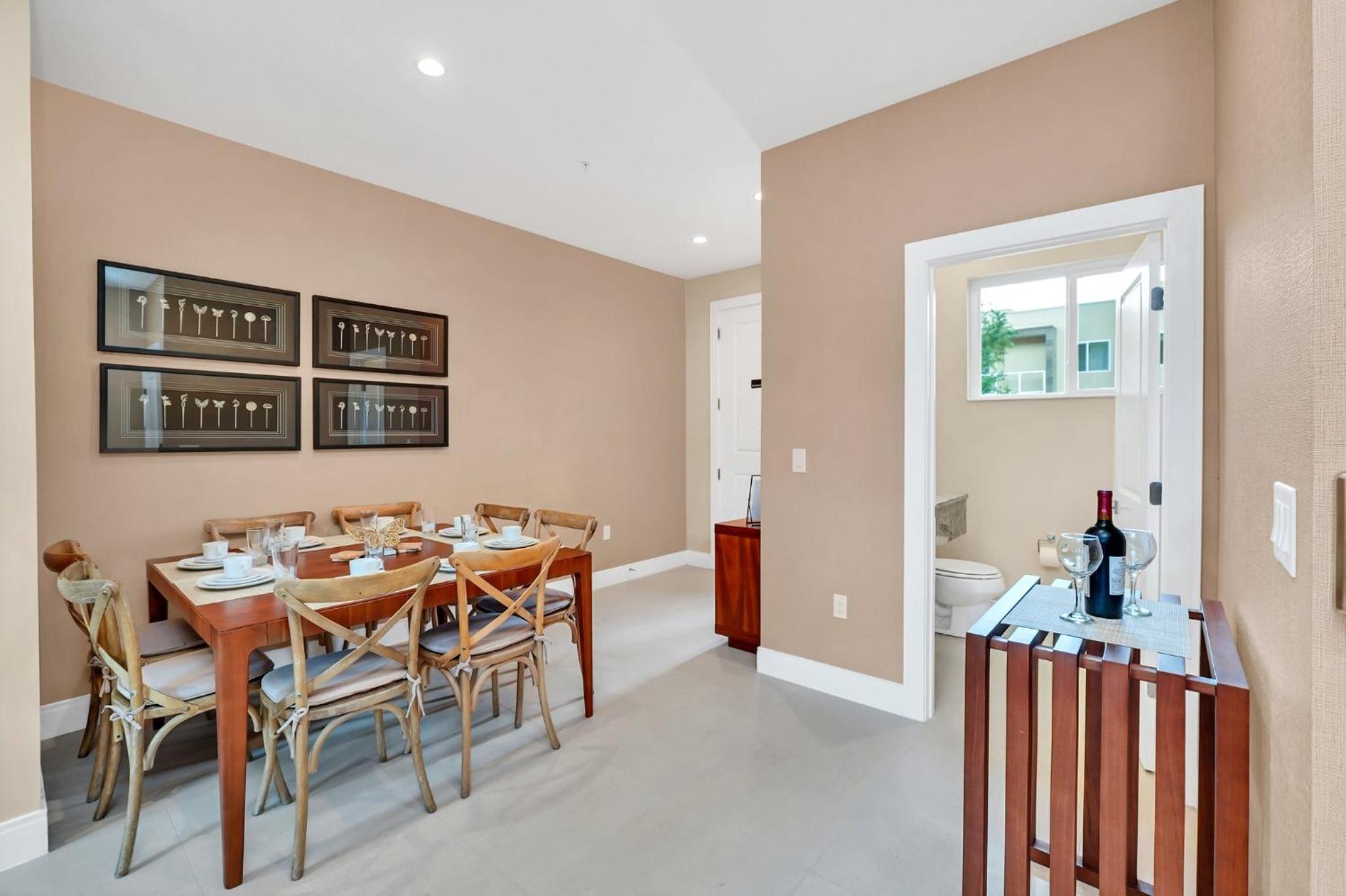 Luxury Villa Less Than A Mile From Disneyworld -Bonus Elevator-