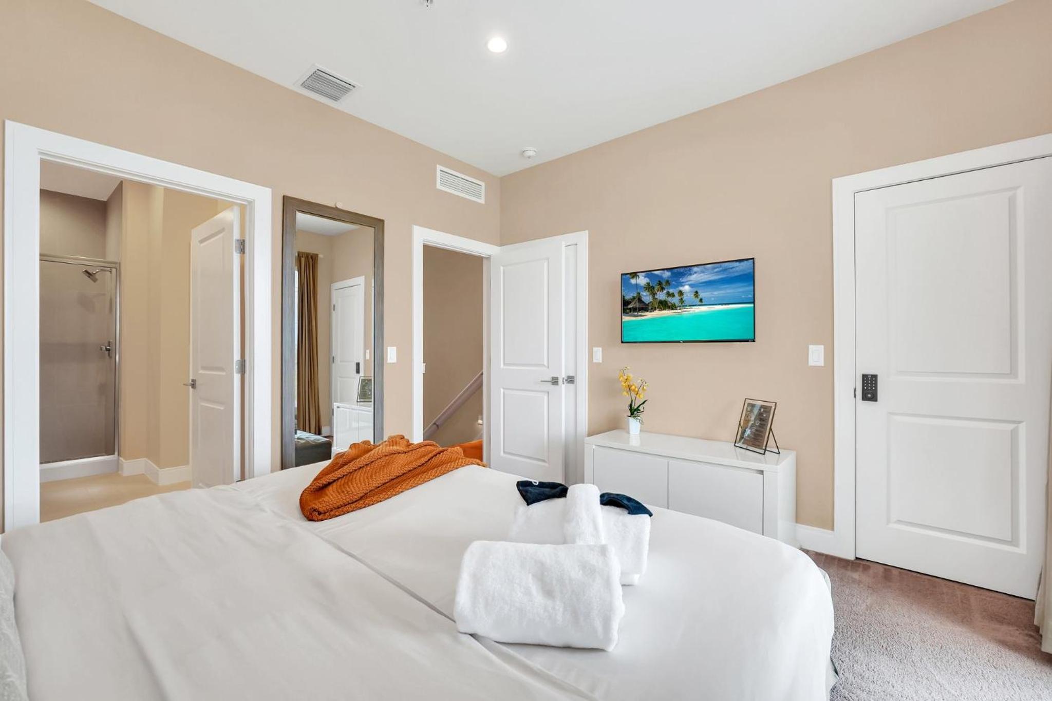 Luxury Villa Less Than A Mile From Disneyworld -Bonus Elevator-