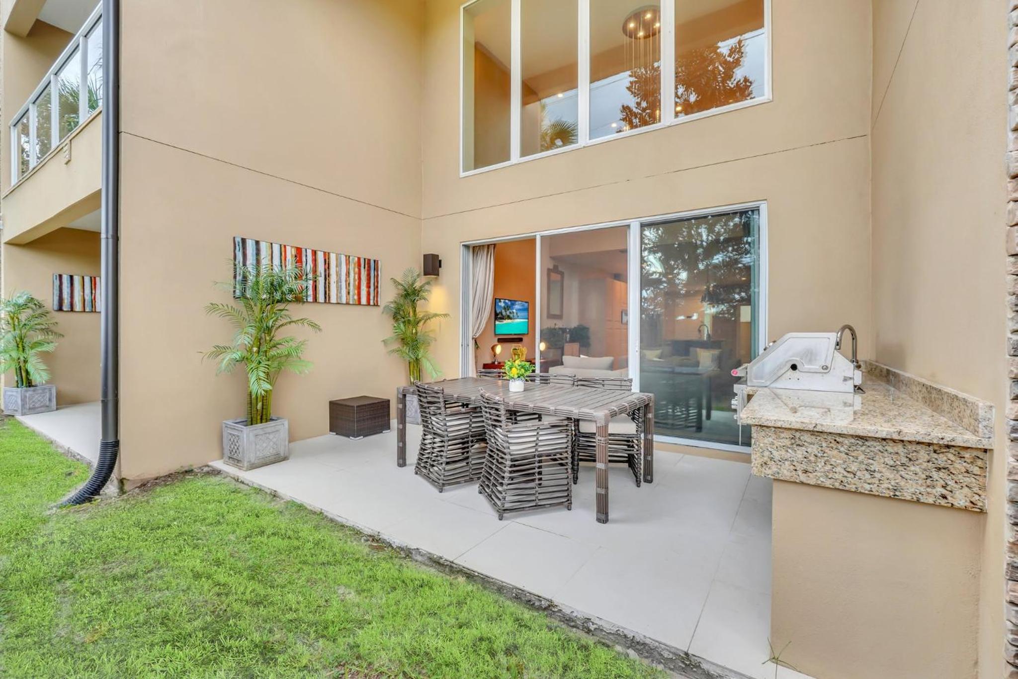 Luxury Villa Less Than A Mile From Disneyworld -Bonus Elevator-