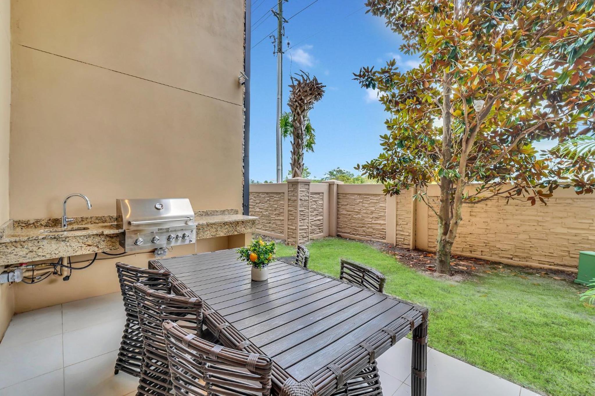 Luxury Villa Less Than A Mile From Disneyworld -Bonus Elevator-