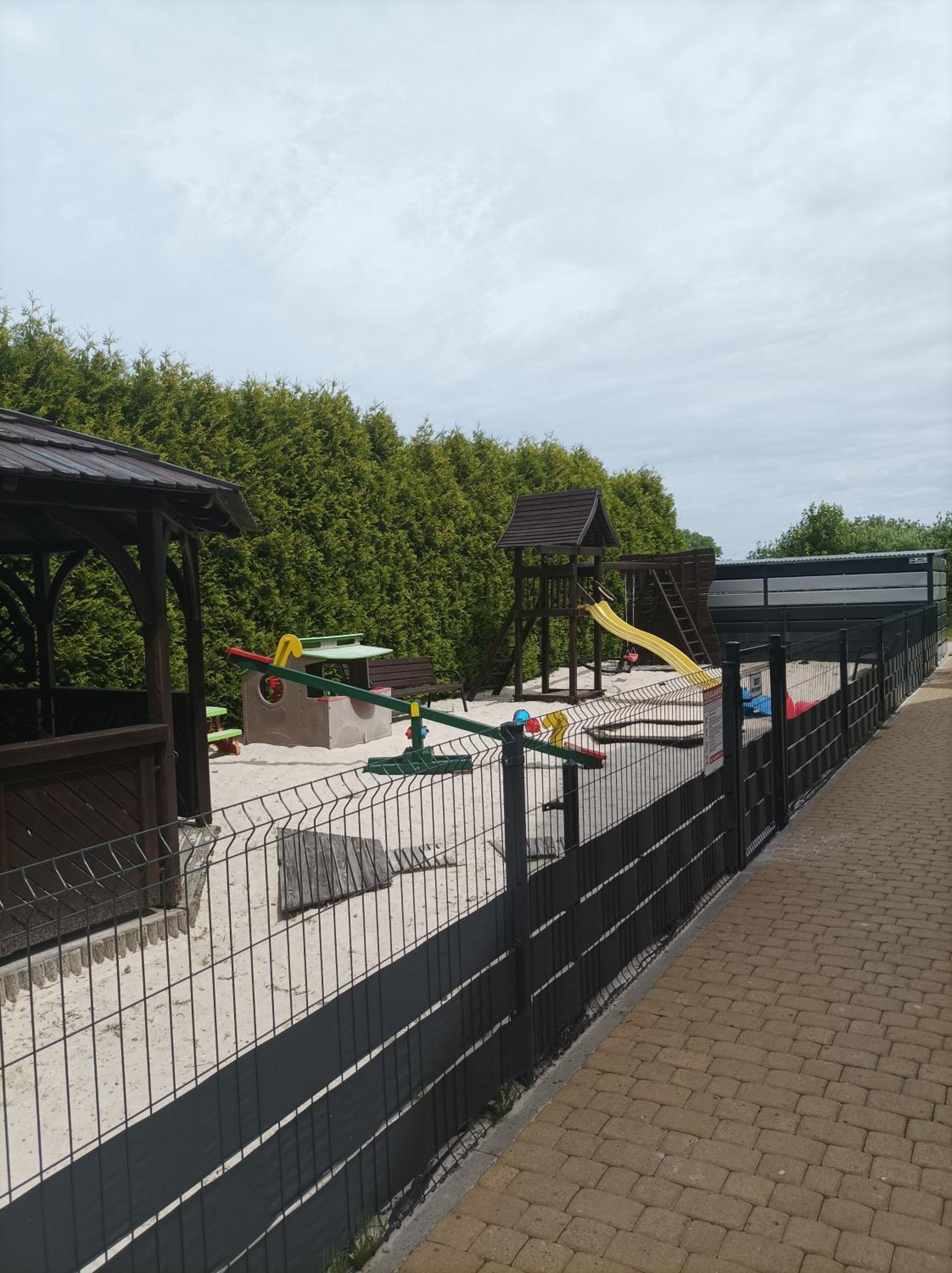 Photo 10