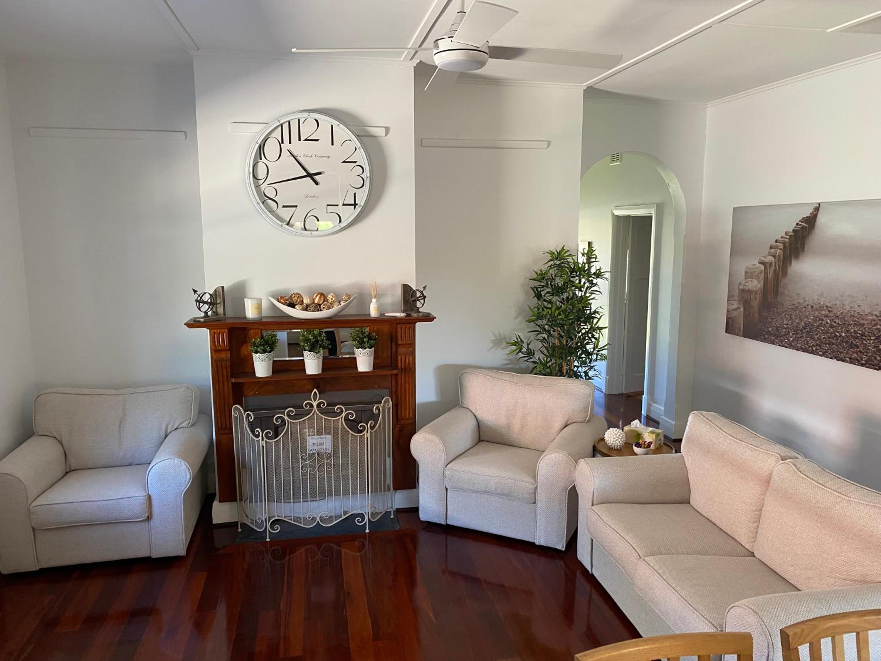 Agnes Cottage Bed & Breakfast