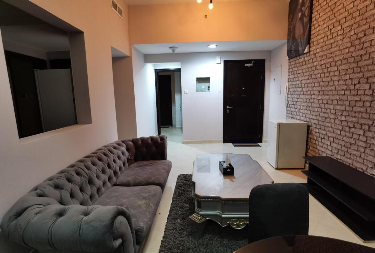 Beautiful 2 Bedrooms + Hall Rental Unit in Marina Escan807
