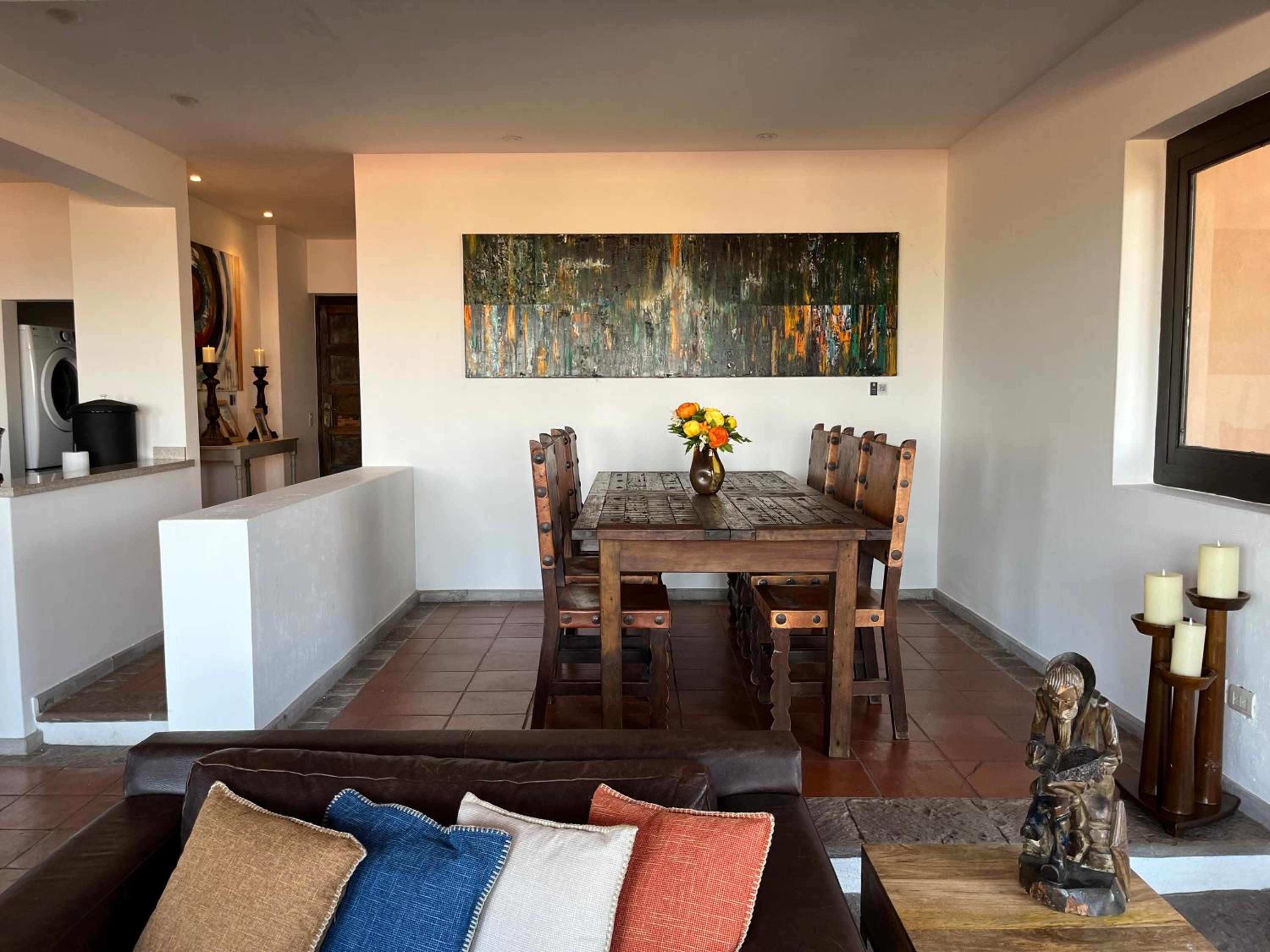 Cousy Condo in the historic center of San Miguel de Allende, incredible view, pool, BBQ, 3 blocks from the main parish view 5