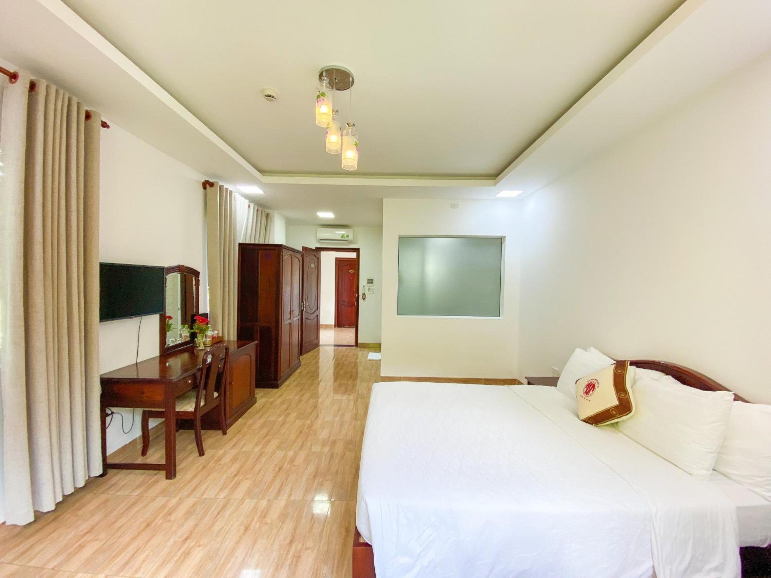 Tan Son Nhat Con Dao Resort