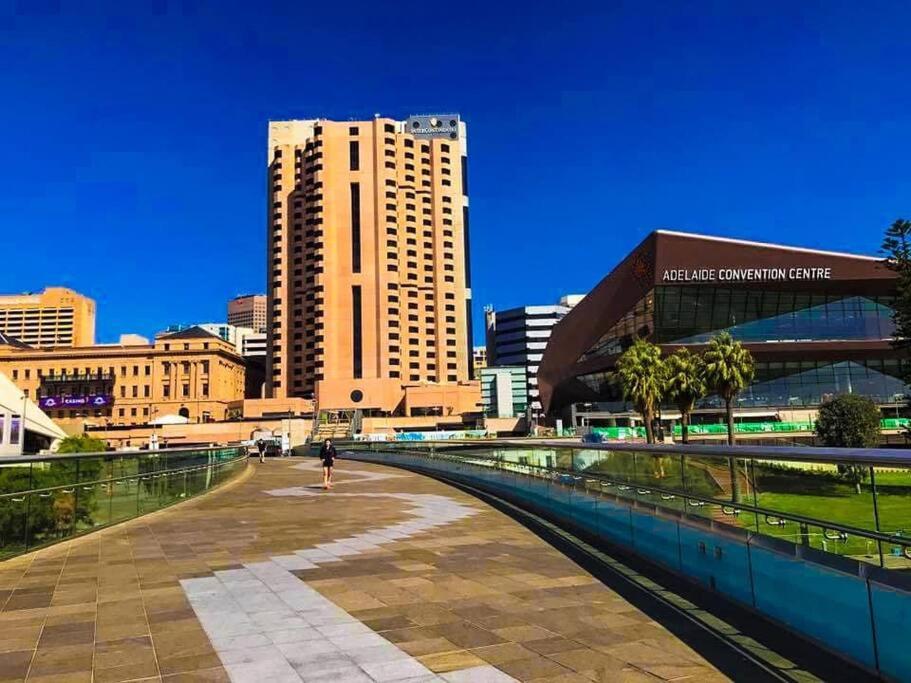 studio 105 Gouger city apartment with parking
