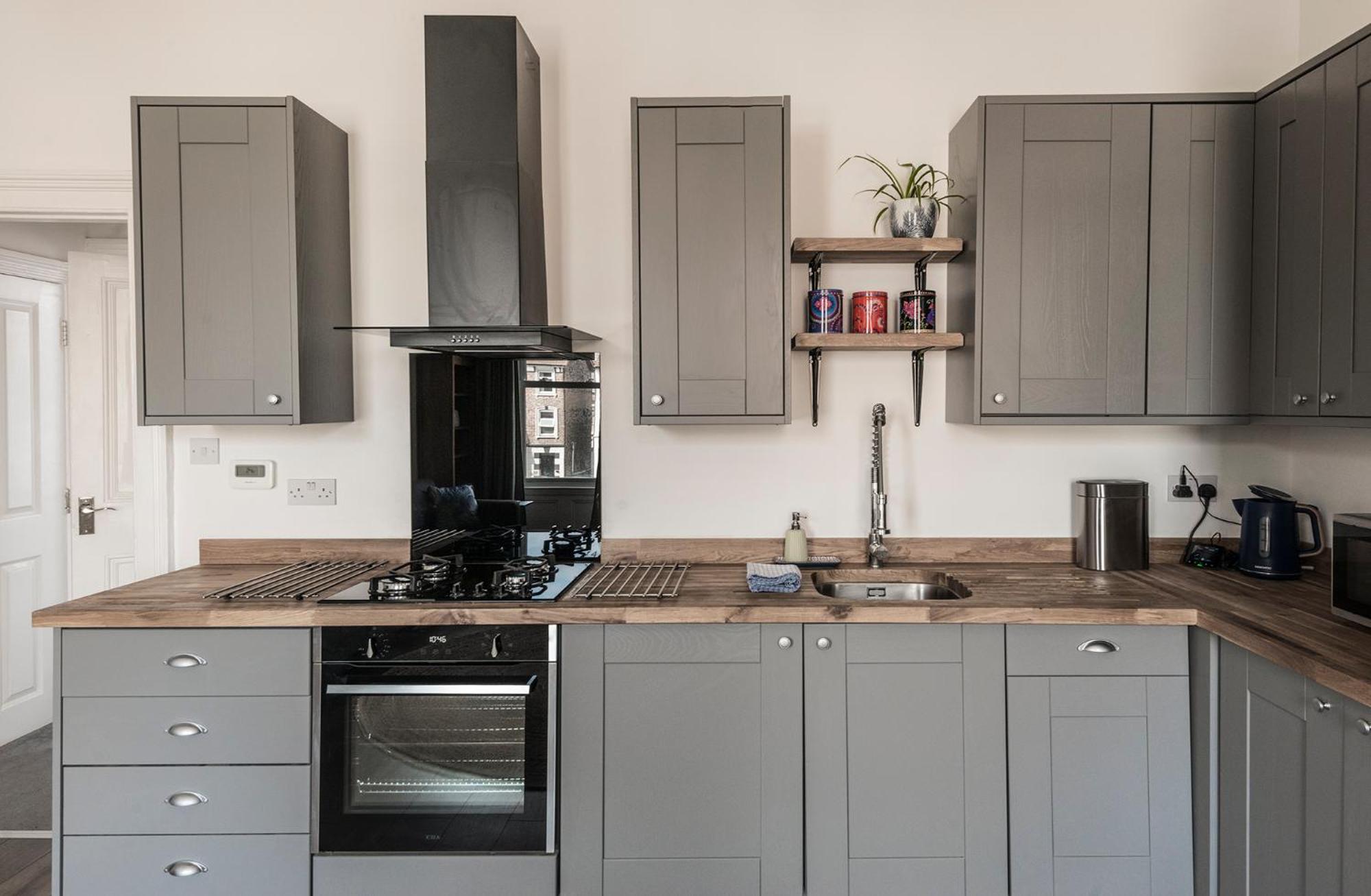 Rock Pool Reach - Central Broadstairs with parking space, close to beach and town view 3