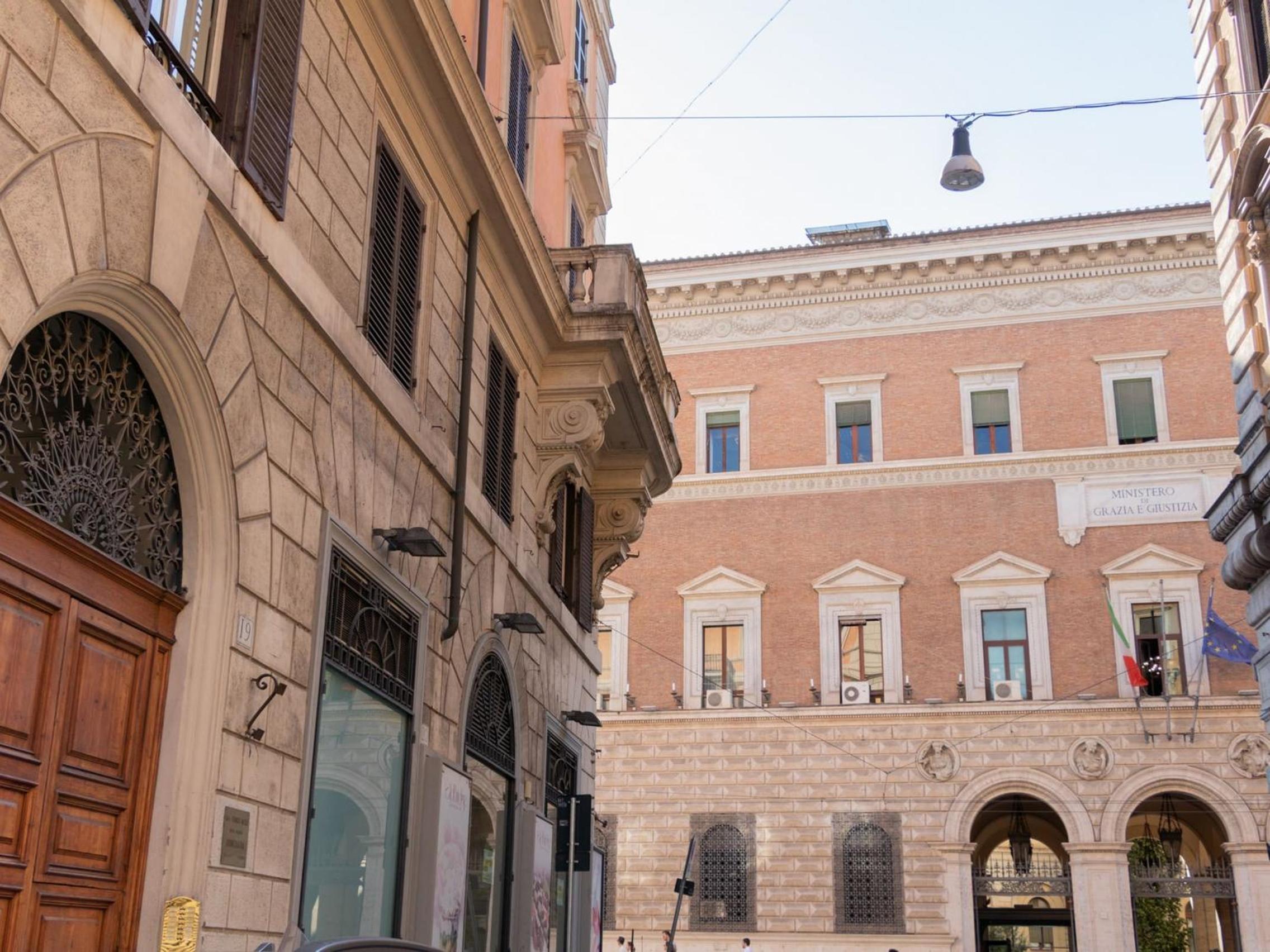 The Best Rent - Bright apartment near Isola Tiberina