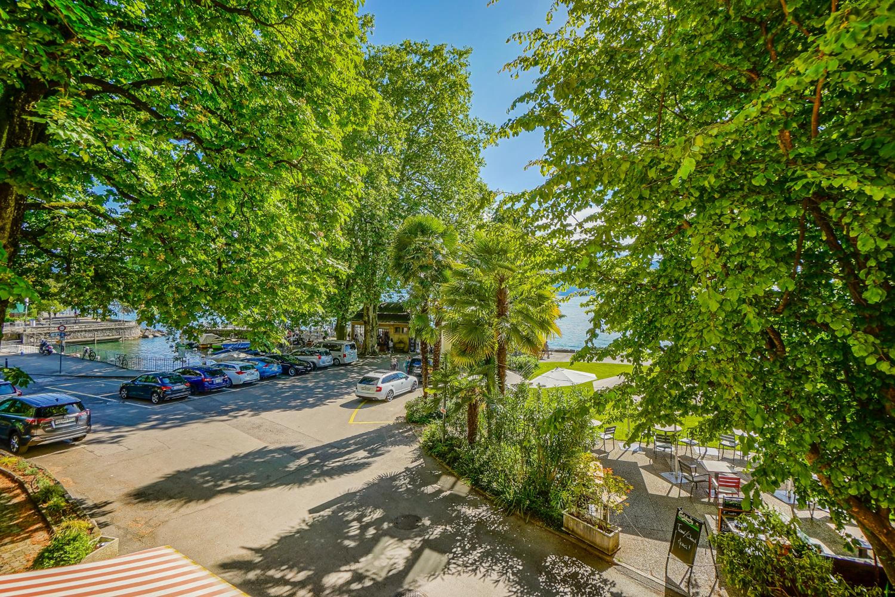 Secret Garden studio – Lakefront view 4