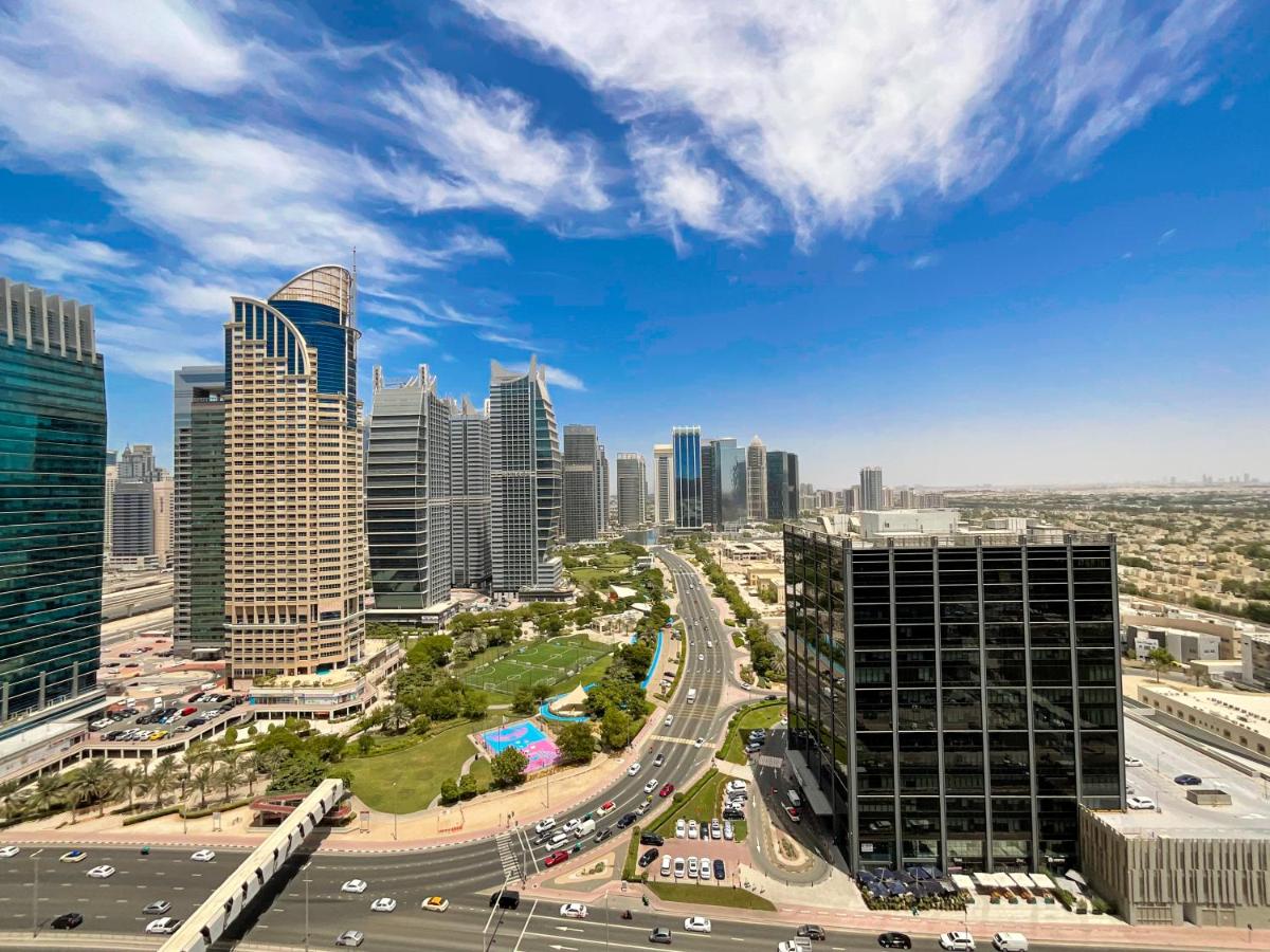HiGuests - Modern Studio with Incredible City Skyline View