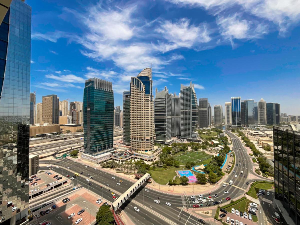HiGuests - Modern Studio with Incredible City Skyline View