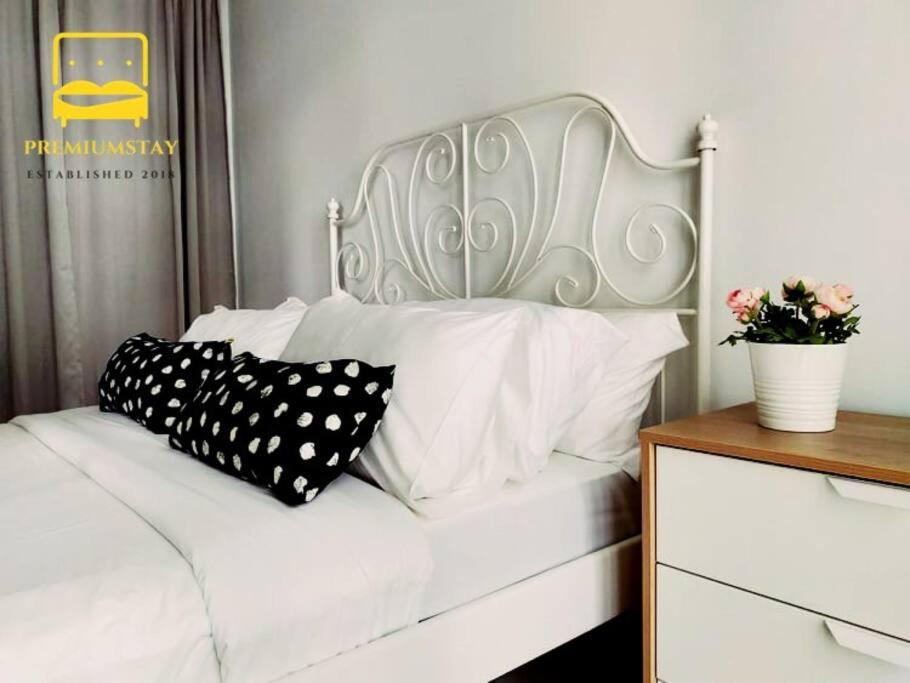 H2O Retreat Studio Home 5min to LRT by Premium Stay photo 1