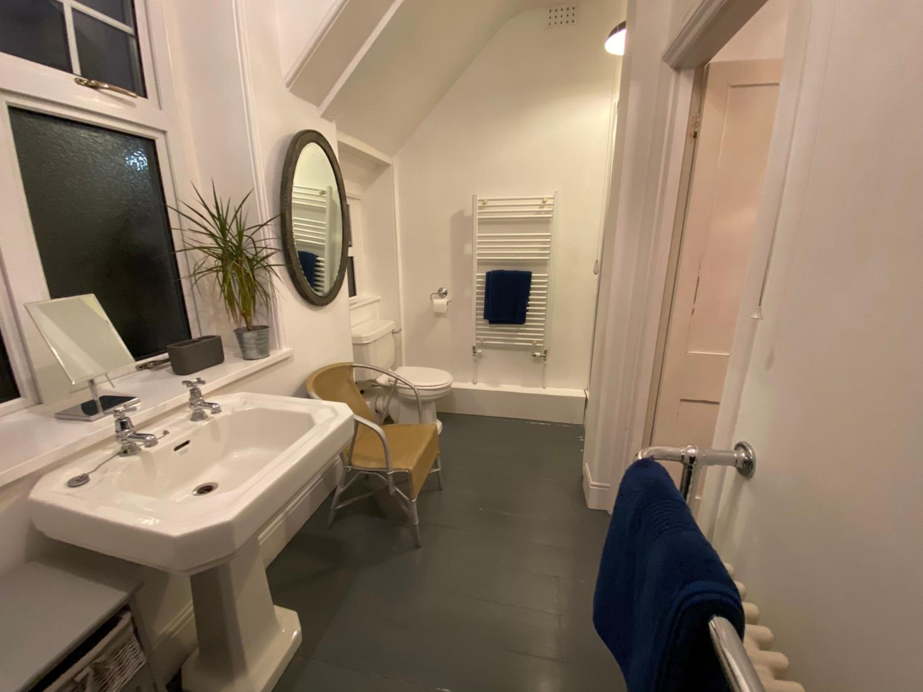 Lauderdale lodge barnstaple