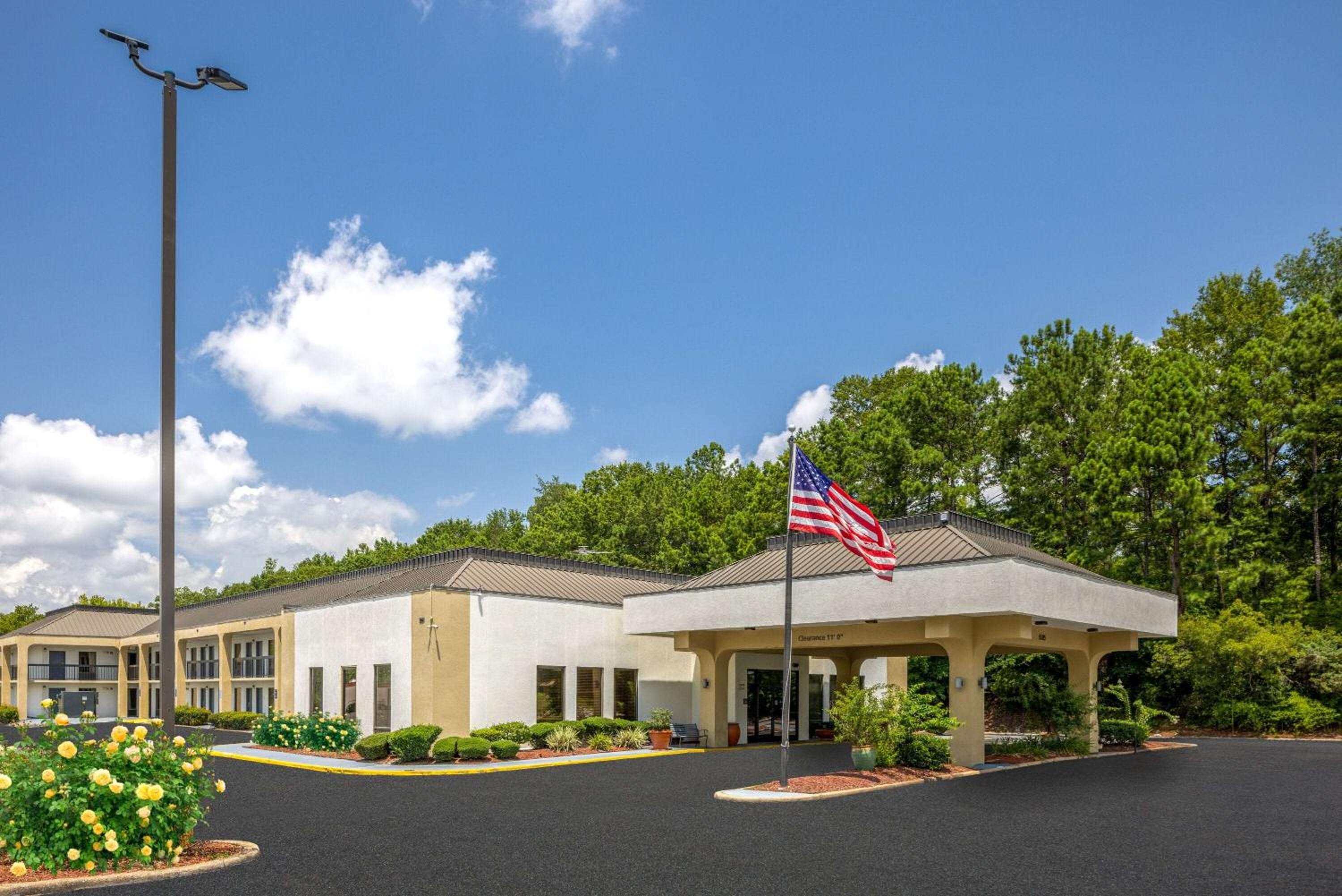 Columbus Vacations - Baymont by Wyndham Columbus GA - Property Image 1