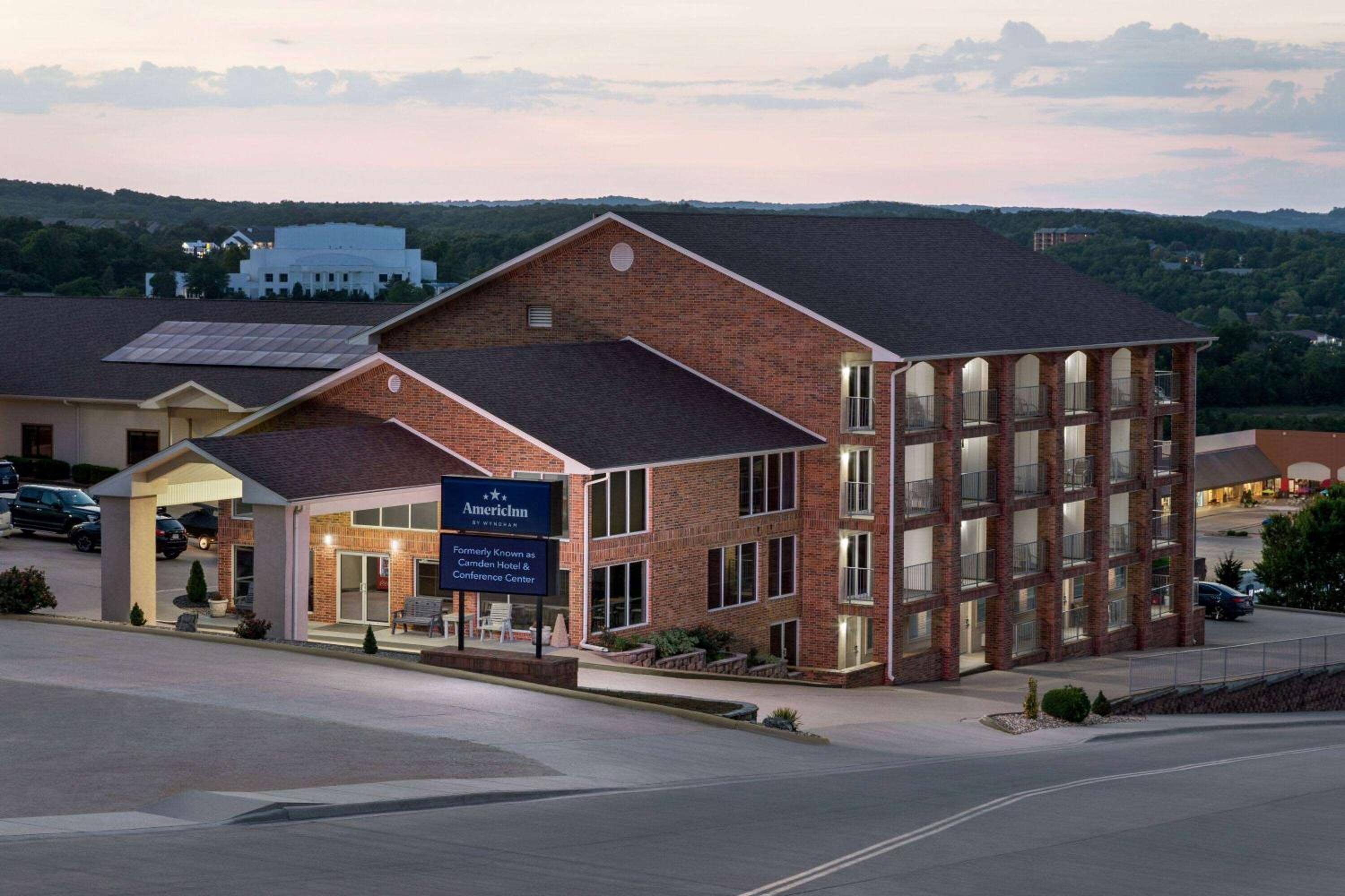 Hotel AmericInn by Wyndham Branson & Conference Center