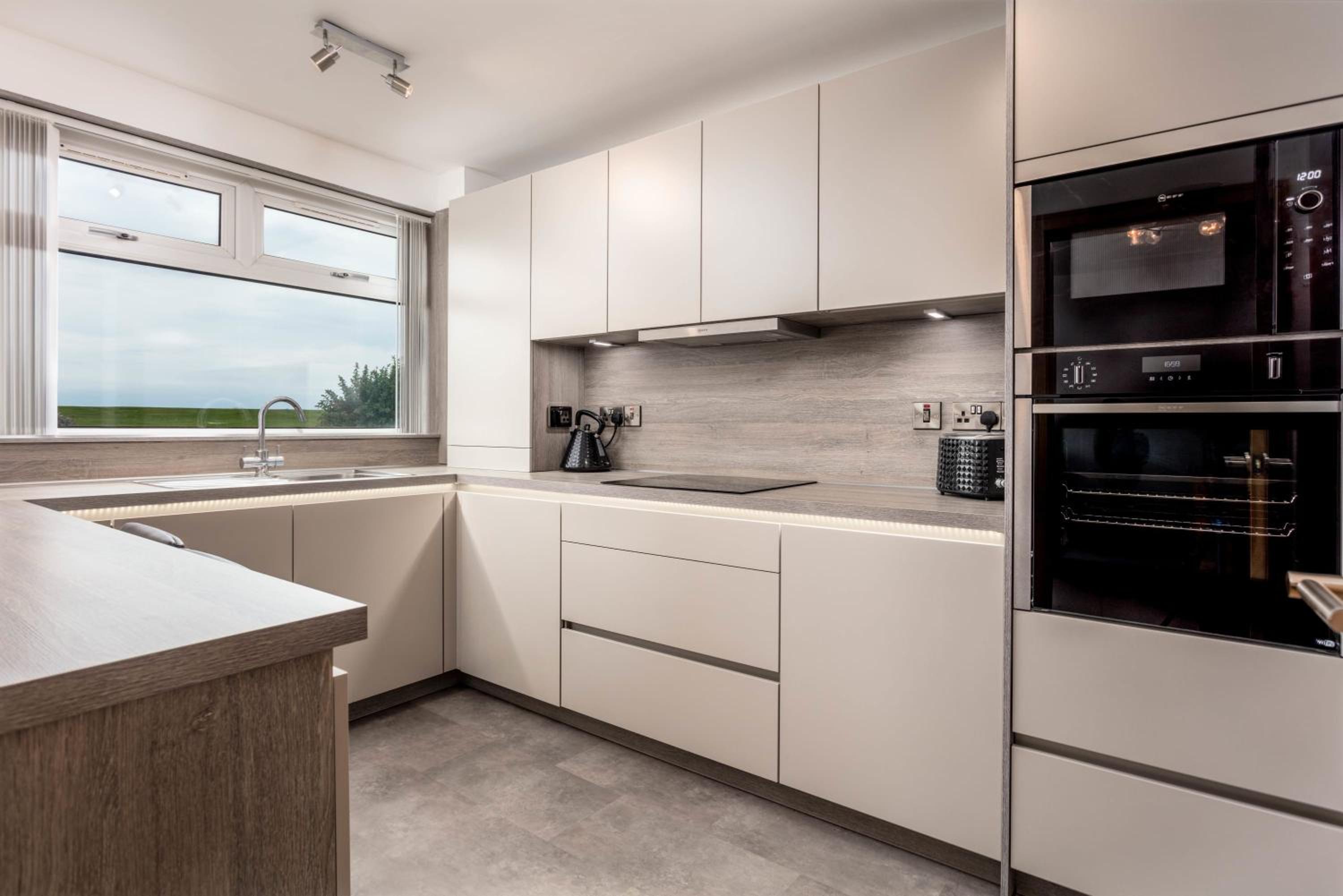 West Sands - Donnini Apartments view 3