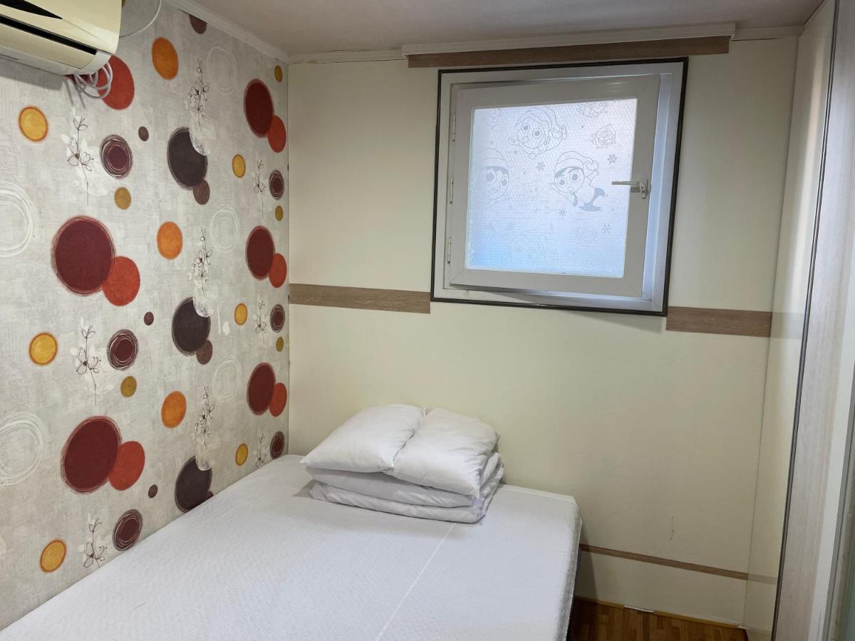 Chloe Hostel