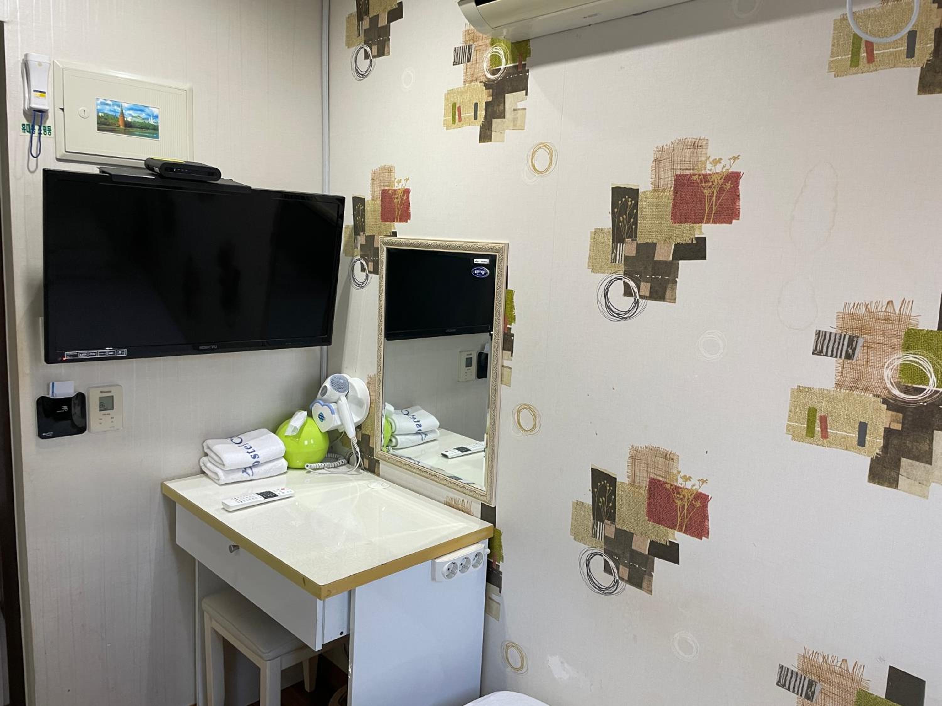 Chloe Hostel