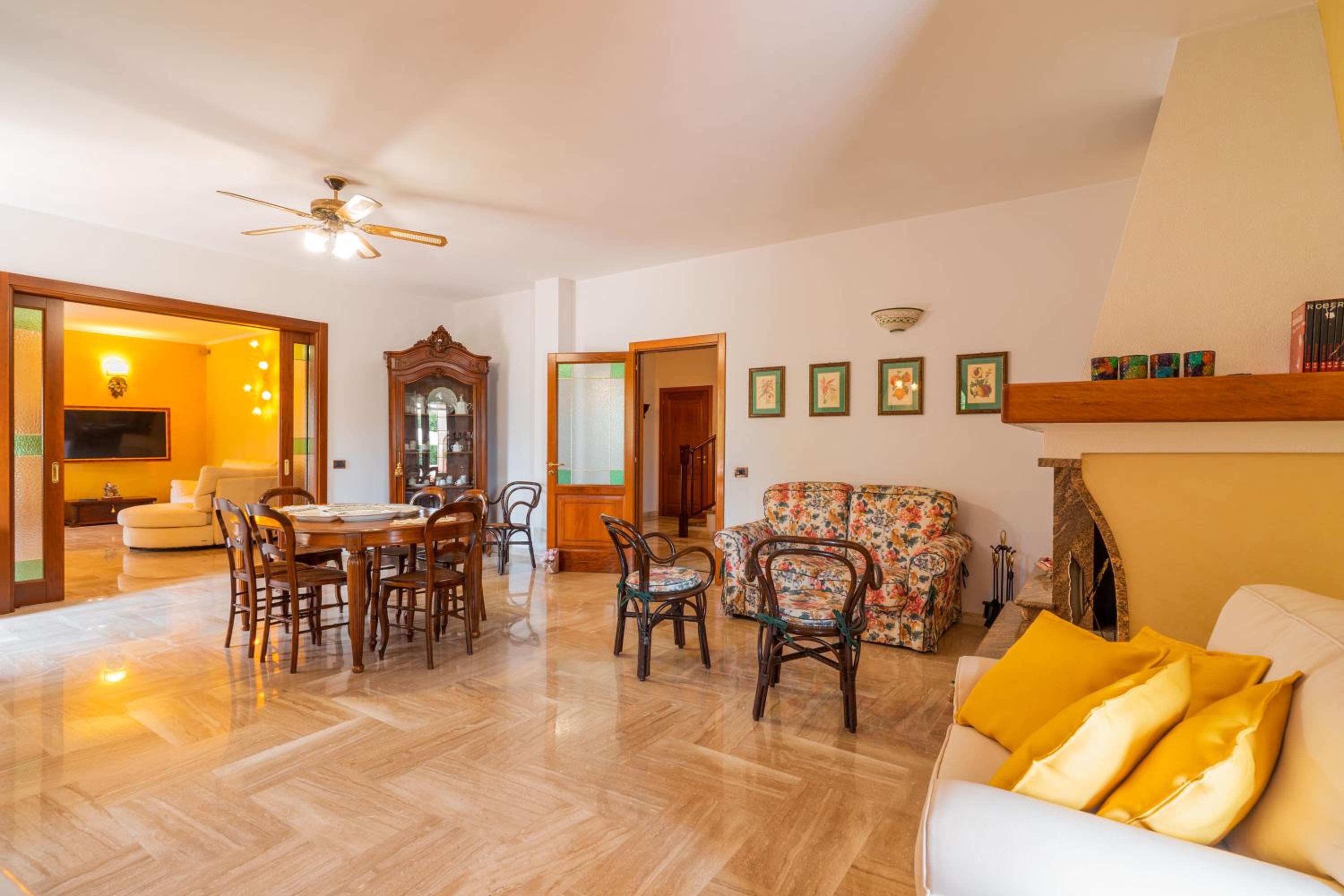 The Rosa's Luxury House view 5