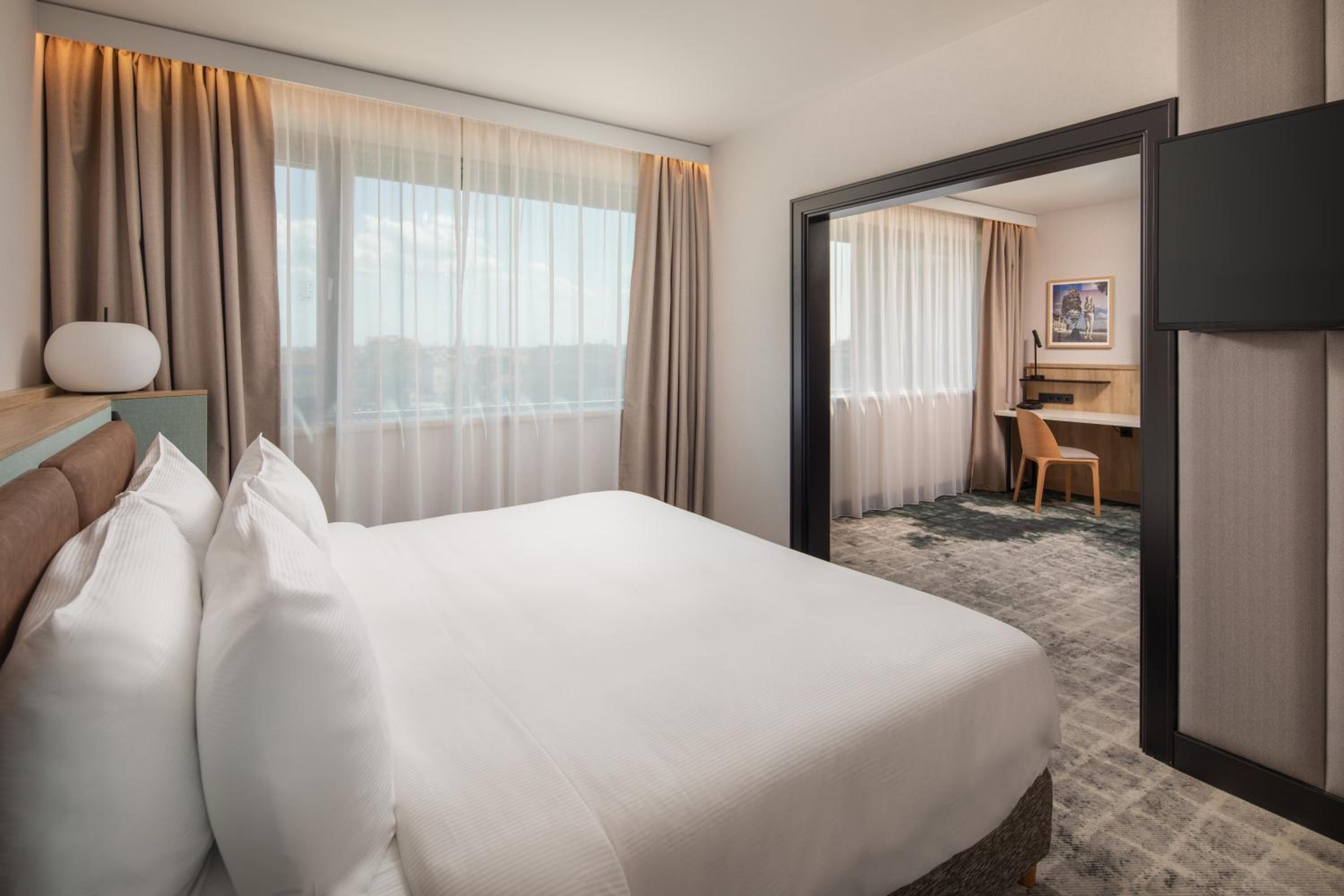Crowne Plaza Budapest by IHG 6