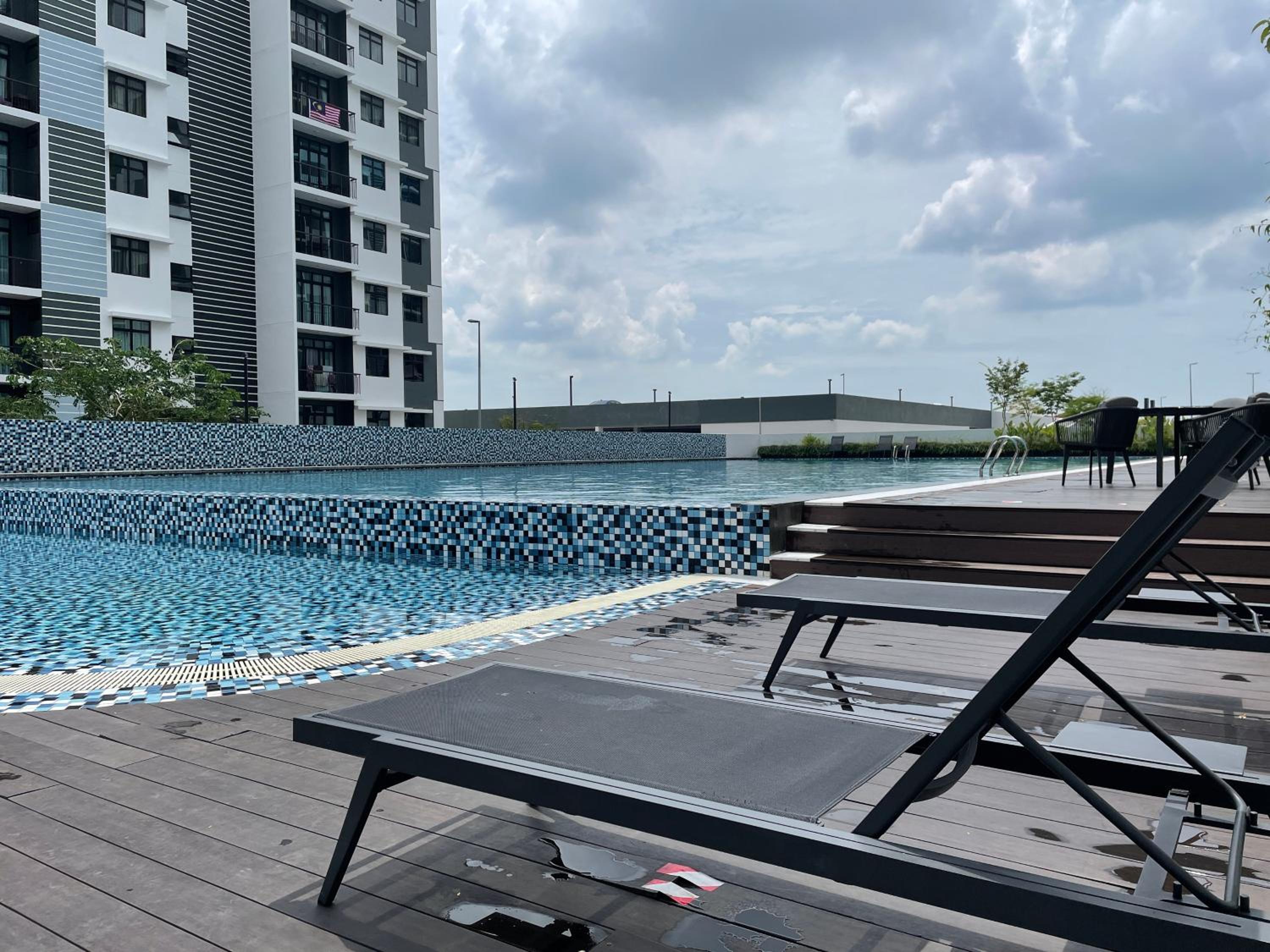 The Poolfront Homestay Desaru