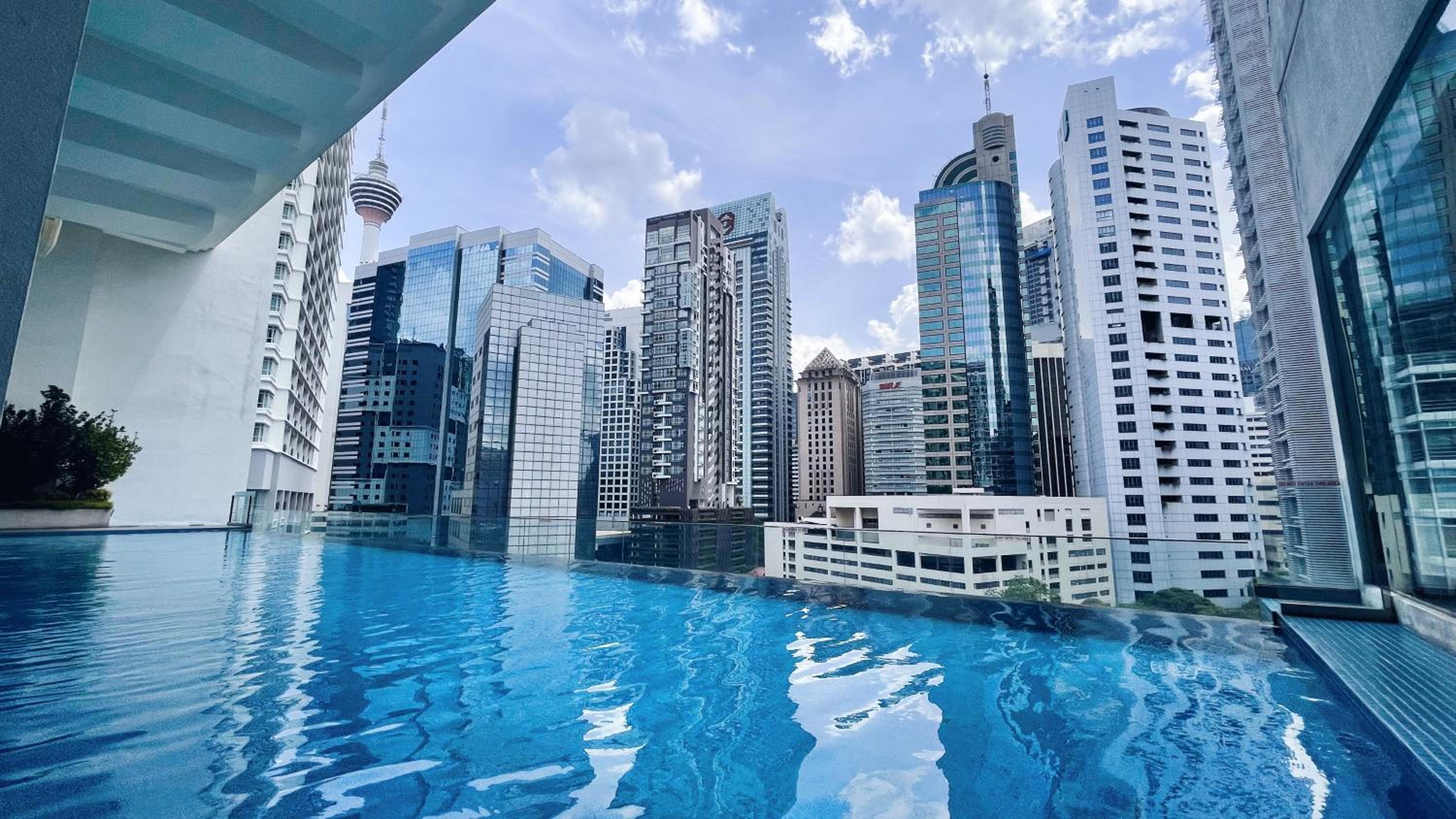 6PAX SUITES KL CITY Pavilion at Bukit Bintang NETFLIX & WIFI