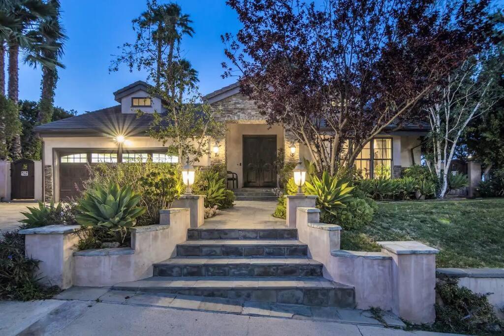 Hotel Gorgeous Villa W/pool, Spa, B-ball Court & View!