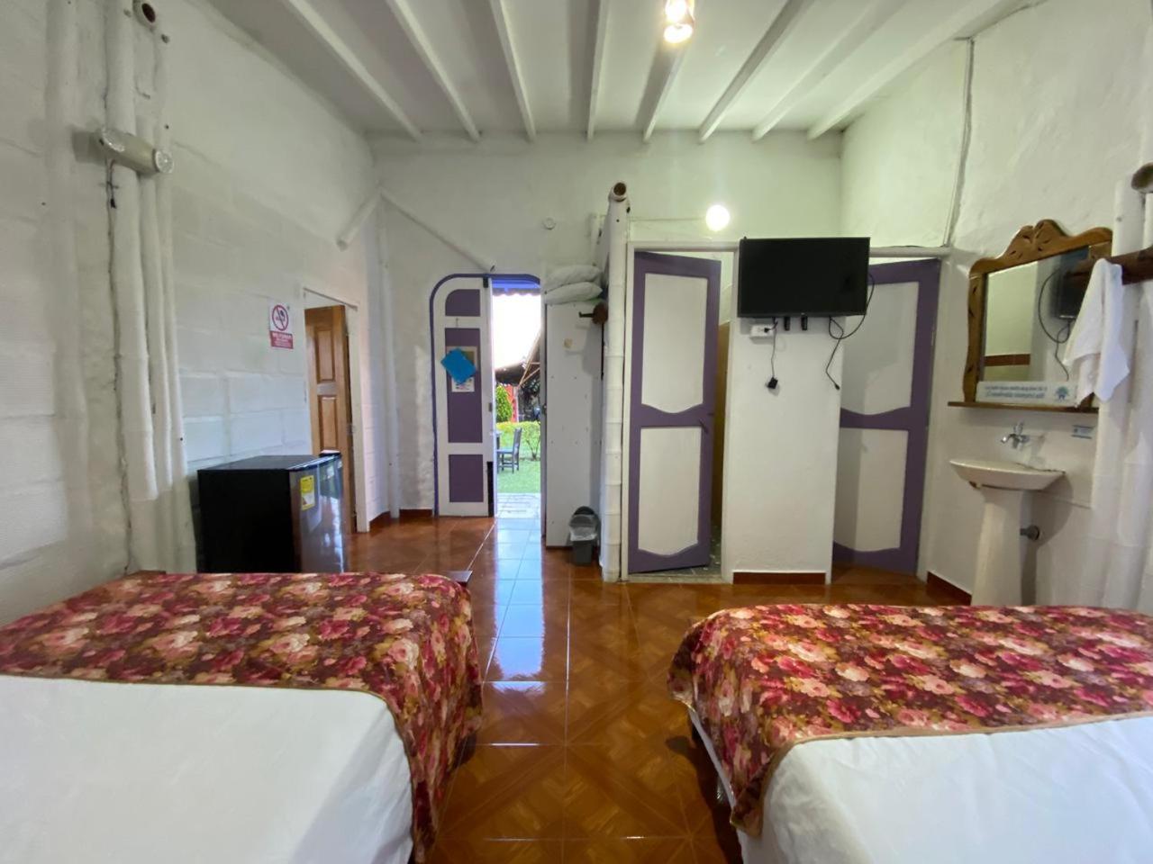 Cabañas y Flores