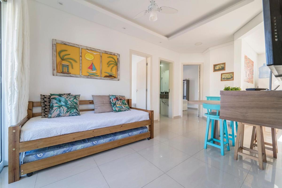 Aluguel Apartamento 2 quartos 50m do Mar Bombas SC view 4