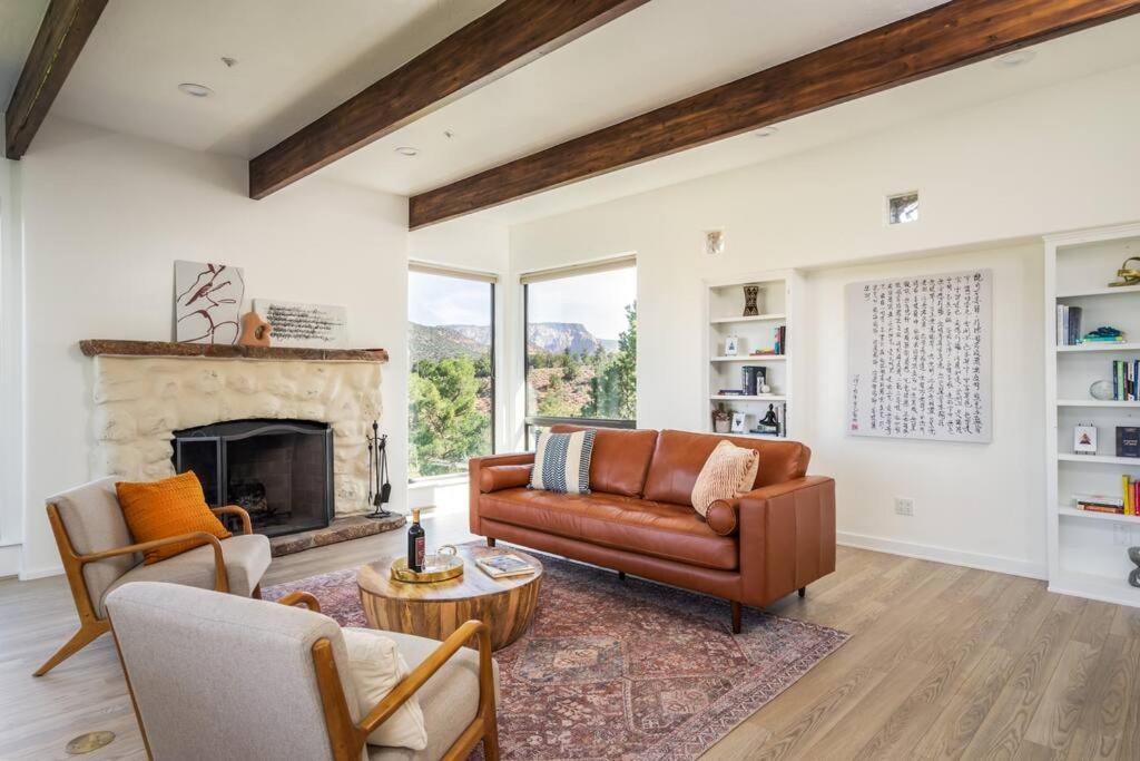 Stunning Views, Large Deck W/ Private Hiking Trail view 4