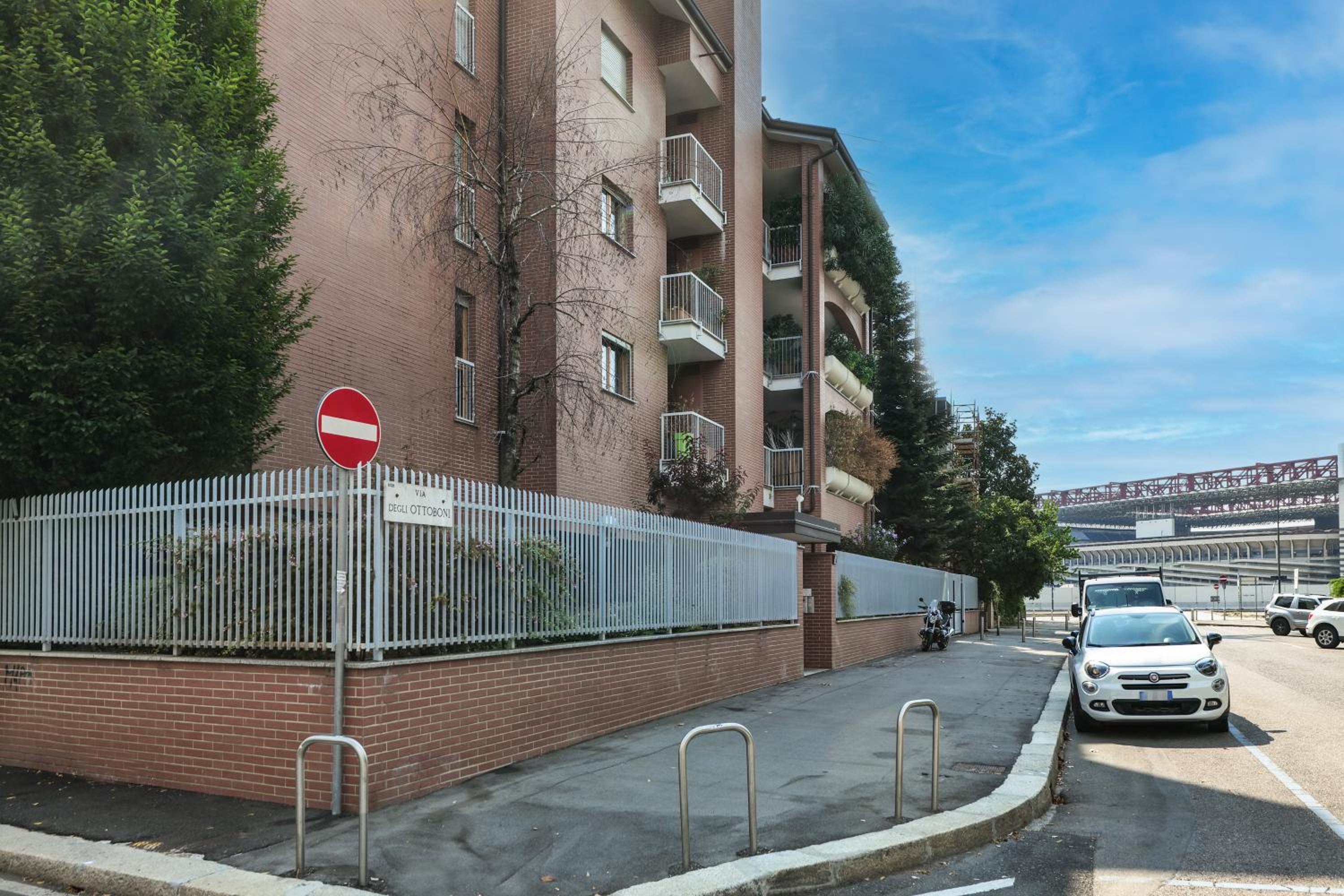 SAN SIRO STADIUM LUXURY PLUS
