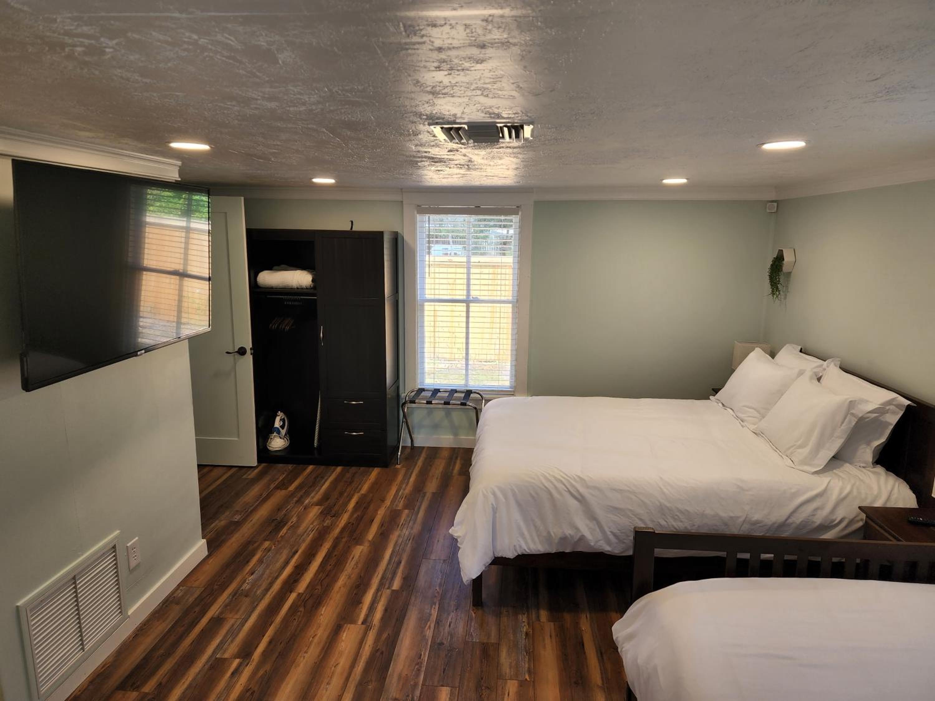 Cozy Hideaway in the Duck Pond area of Gainesville view 4