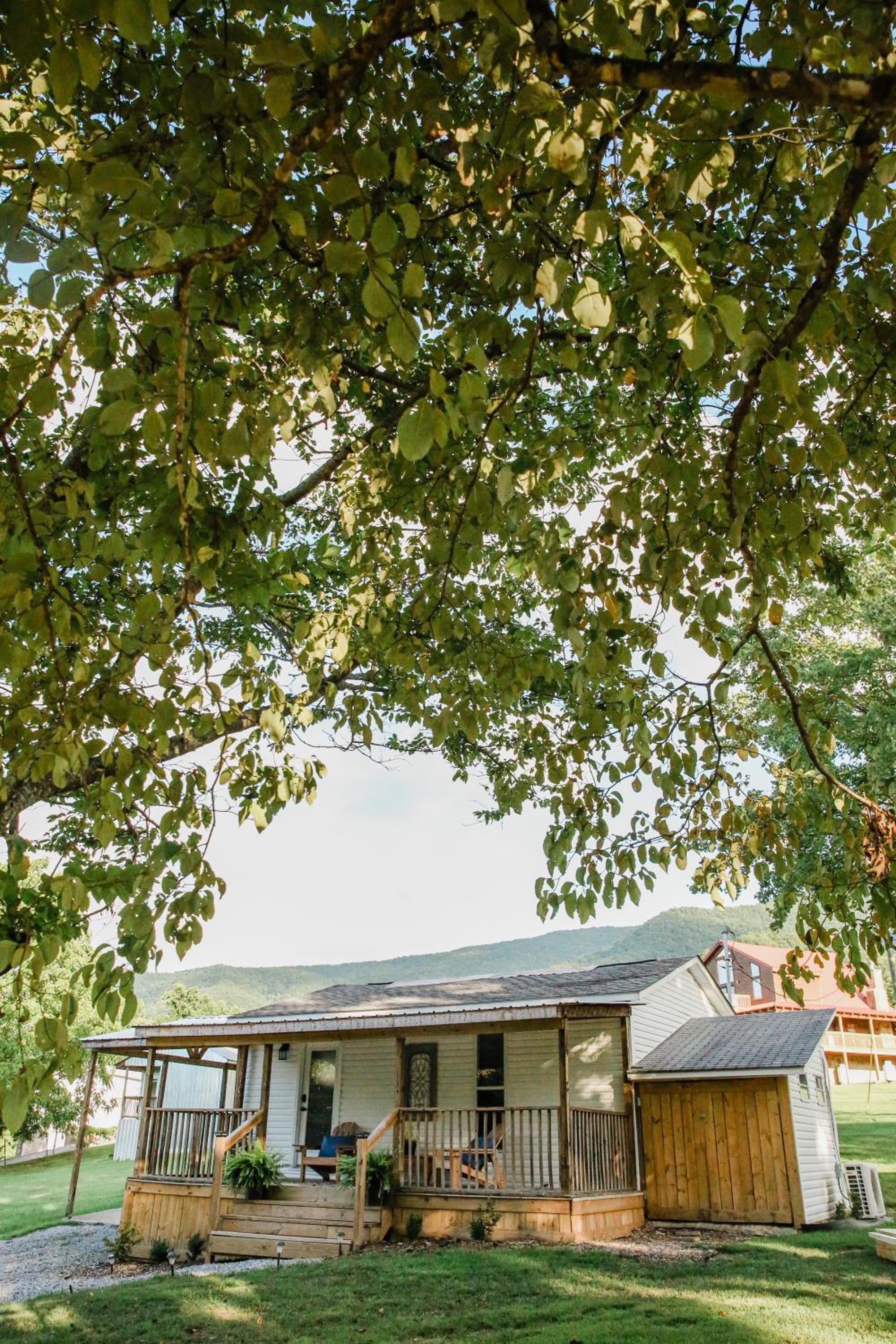 Moonlight Cottage - Your Romantic & Scenic Escape view 4