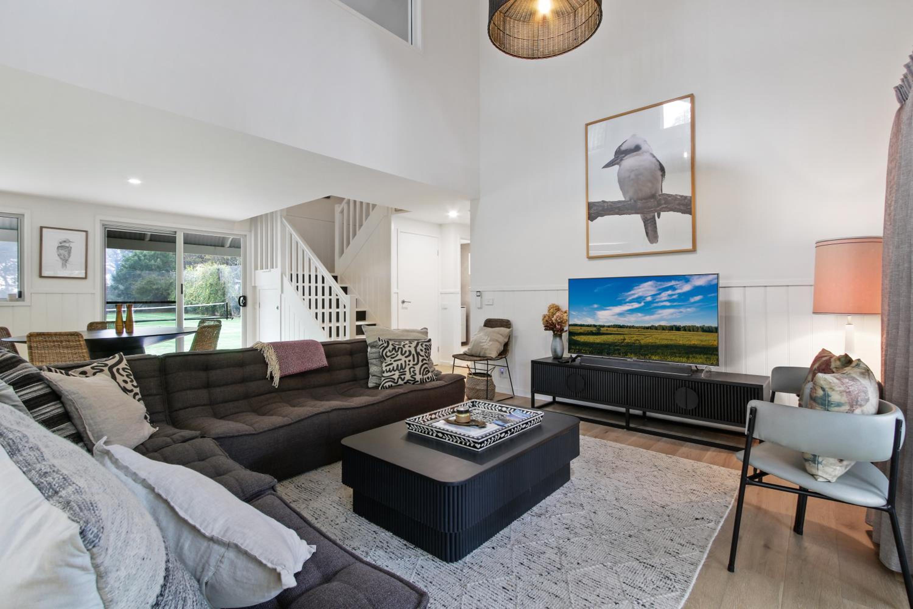 Cliff House Cottage - Modern Metung Retreat