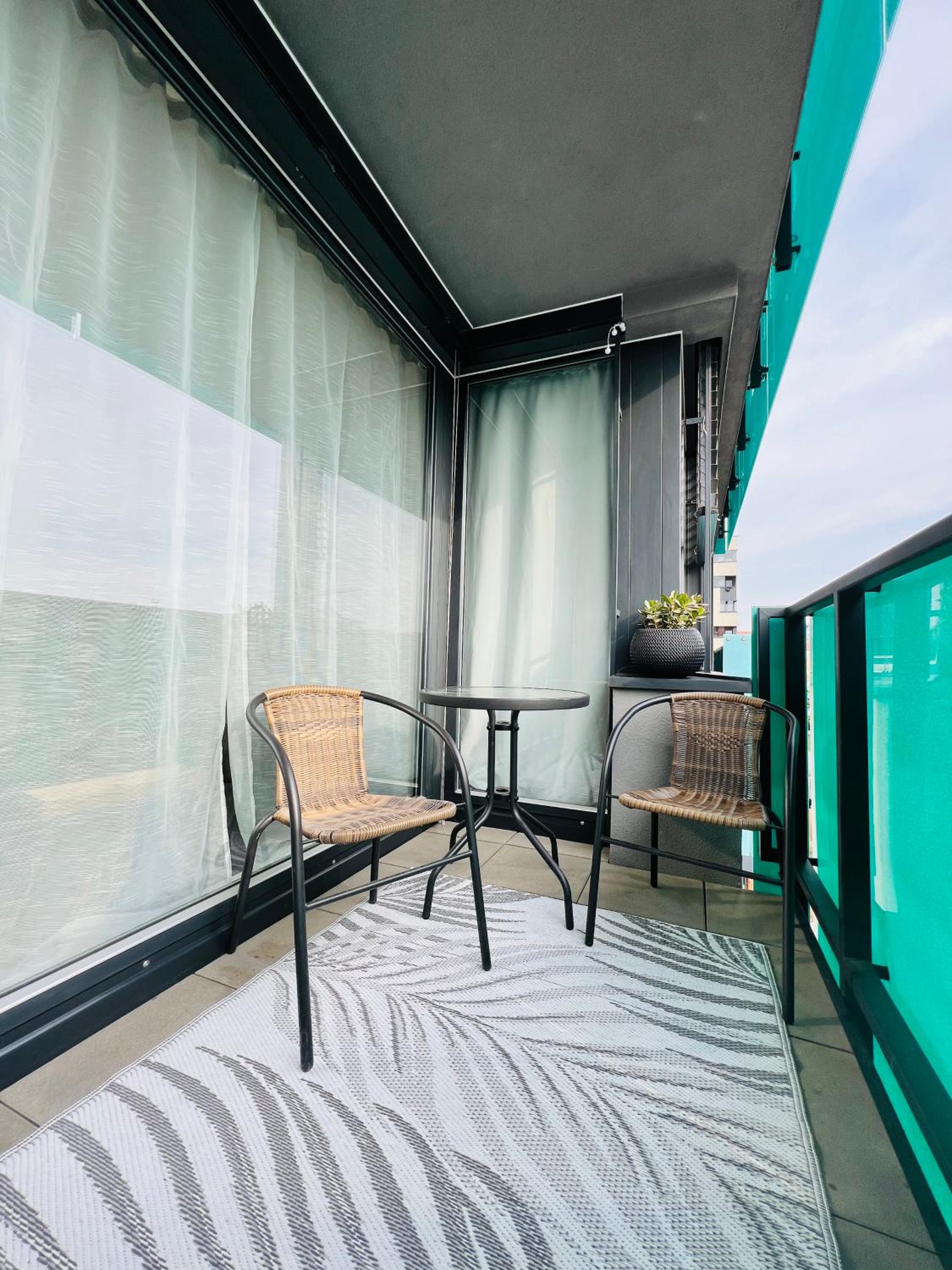 White Pearl Studio with parking in Holešovice