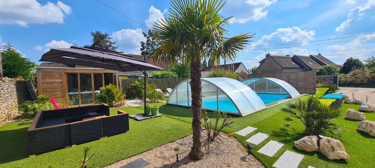Gîte Atypique 2 à 8 PERSONNES avec piscine jacuzzi proche châteaux de la Loire