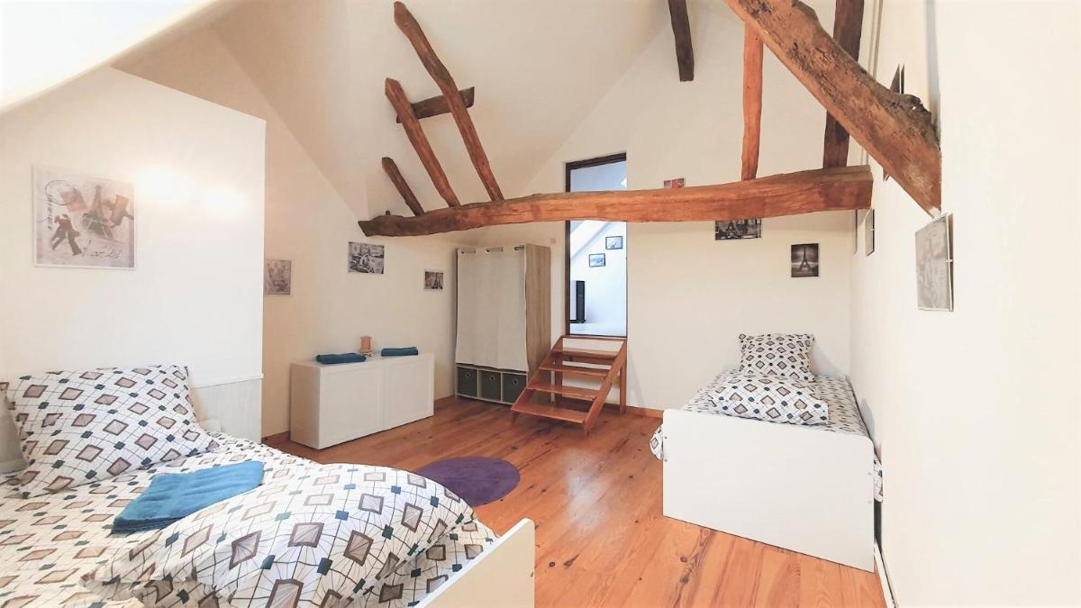 Gîte Atypique 2 à 8 PERSONNES avec piscine jacuzzi proche châteaux de la Loire