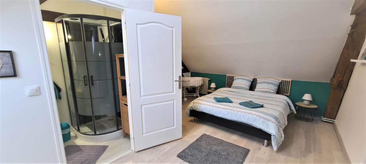Gîte Atypique 2 à 8 PERSONNES avec piscine jacuzzi proche châteaux de la Loire