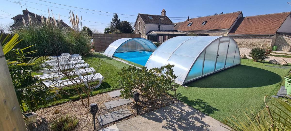 Gîte Atypique 2 à 8 PERSONNES avec piscine jacuzzi proche châteaux de la Loire