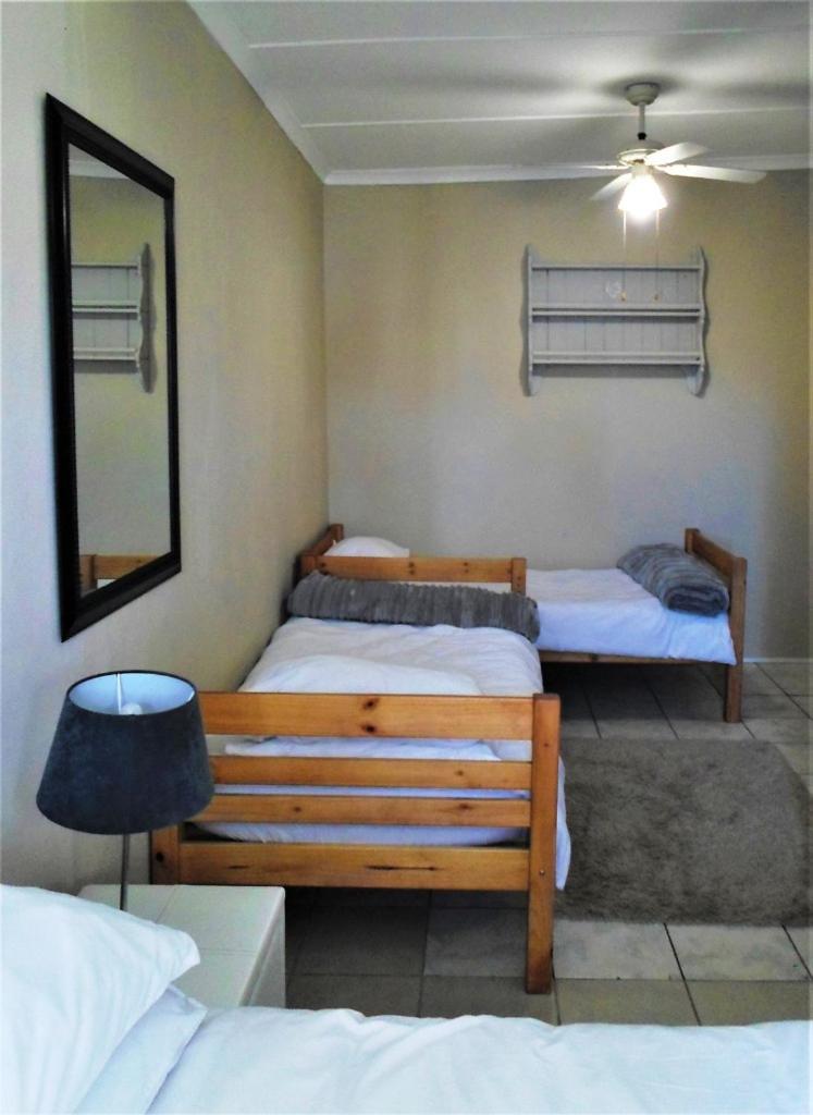 Cenikma Guest Suites - Family Room 1 view 4