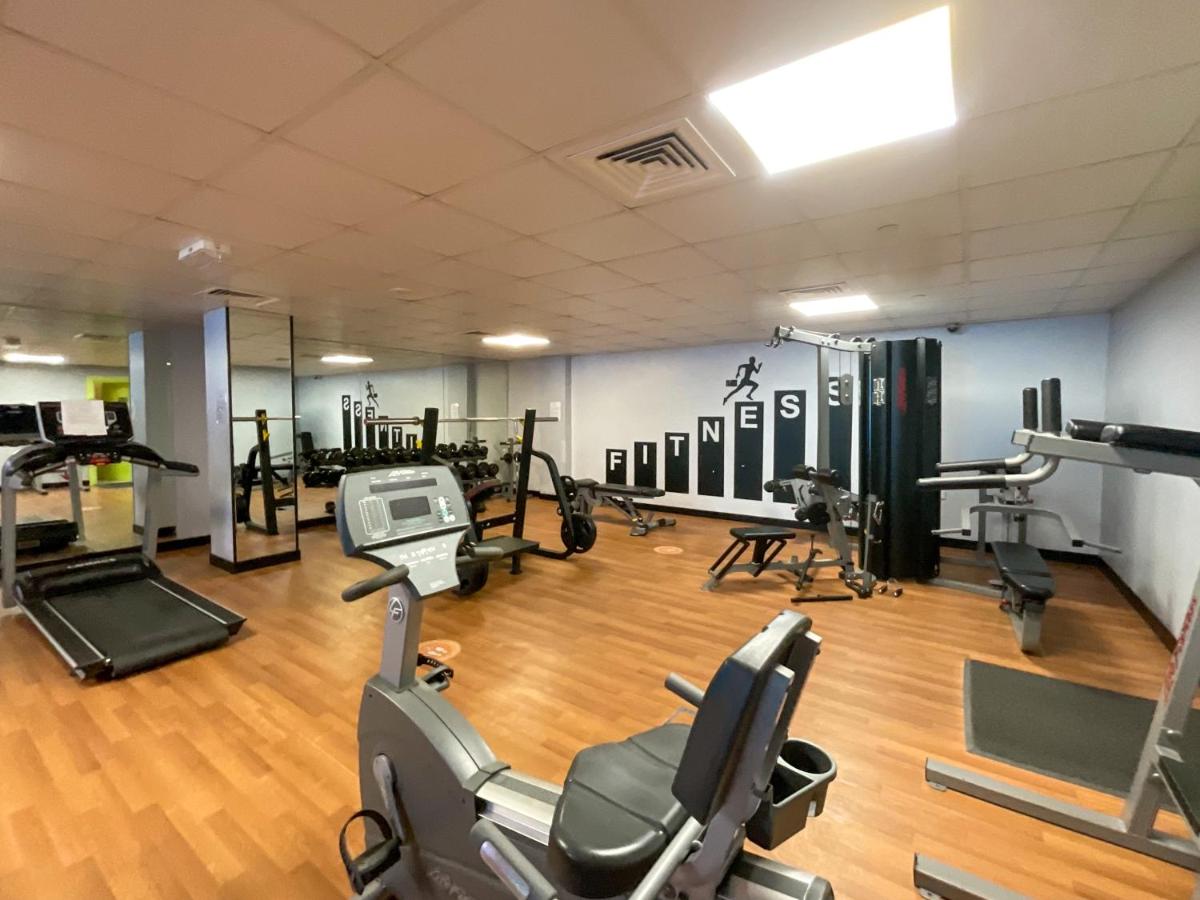 HiGuests - Modern Apt in Dubai Marina With Pool and Gym