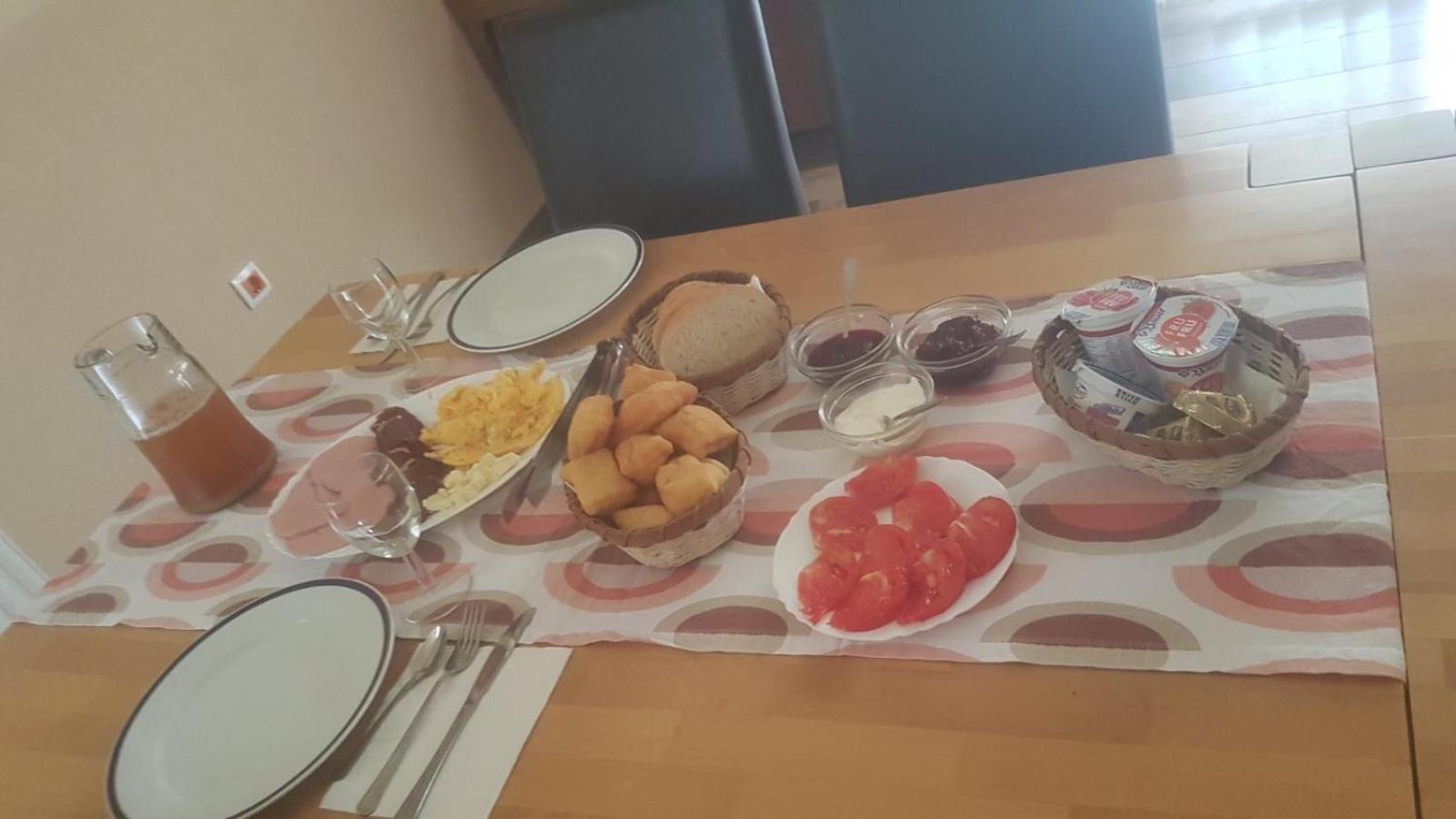 Apartments Crvena Jabuka