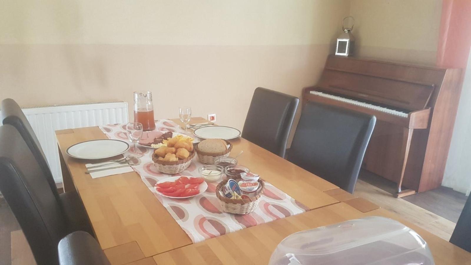 Apartments Crvena Jabuka