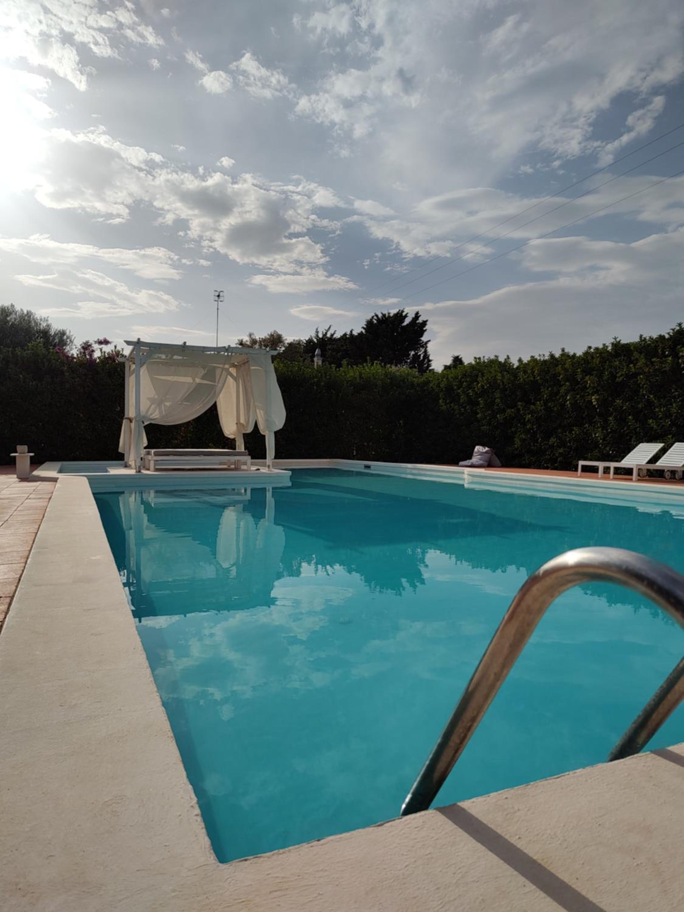 Villa Angela Pool & Suites, piscina privata, giardino, barbecue, parcheggio e WiFi gratuita
