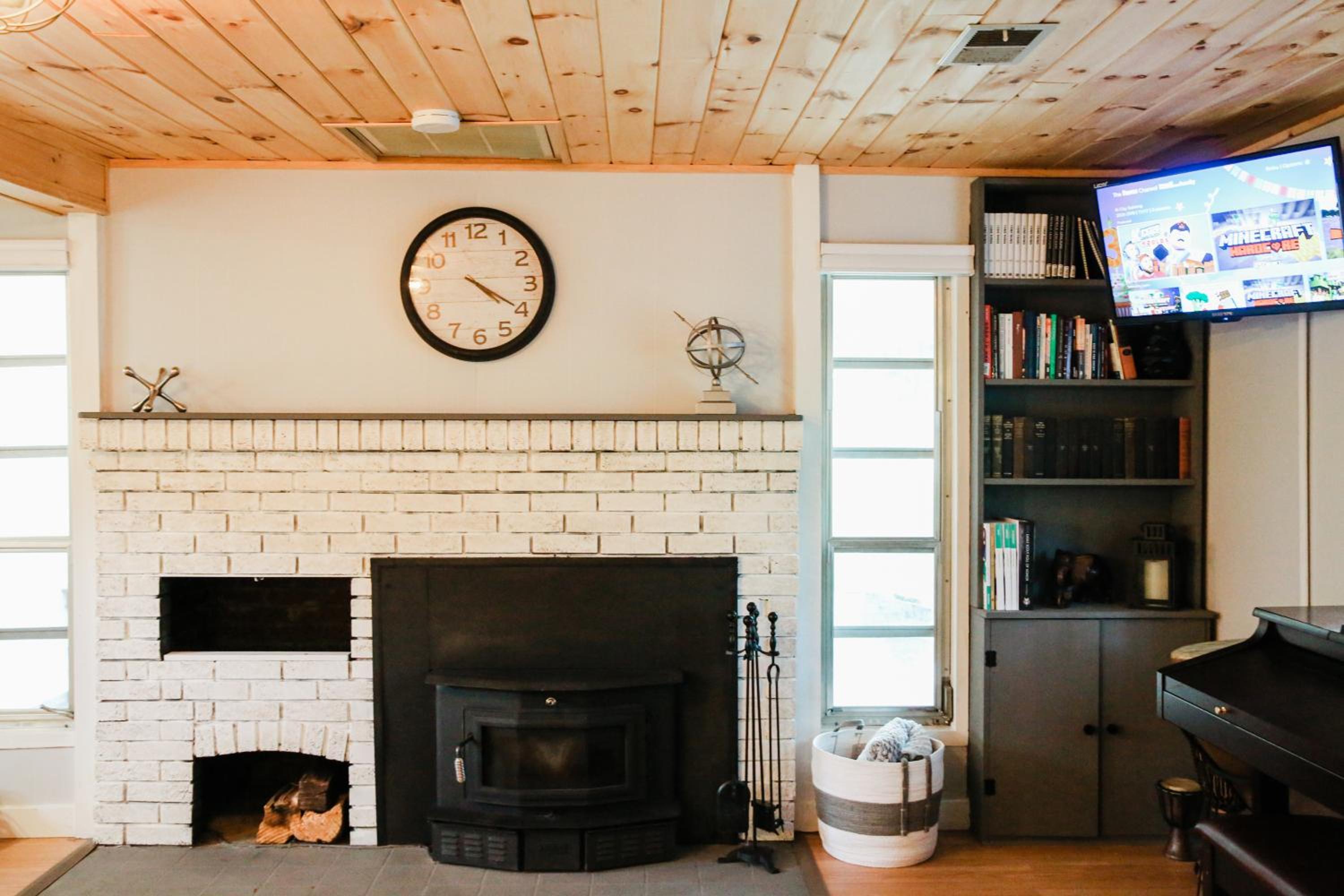 Sunlight House Enjoy Serenity and Amazing Views Sleeps 6 view 4