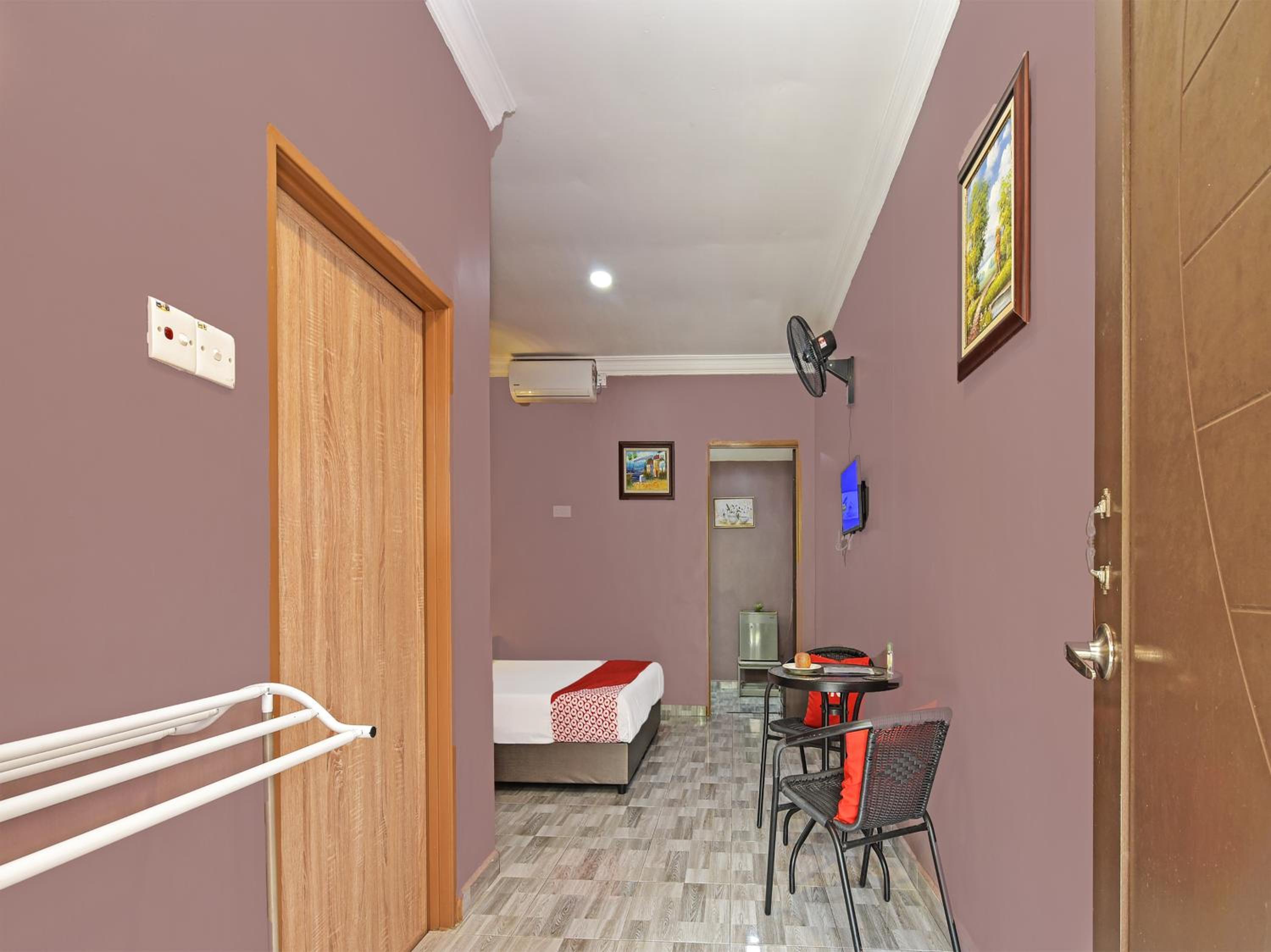 OYO Home 90348 Inspire Rooms photo 4